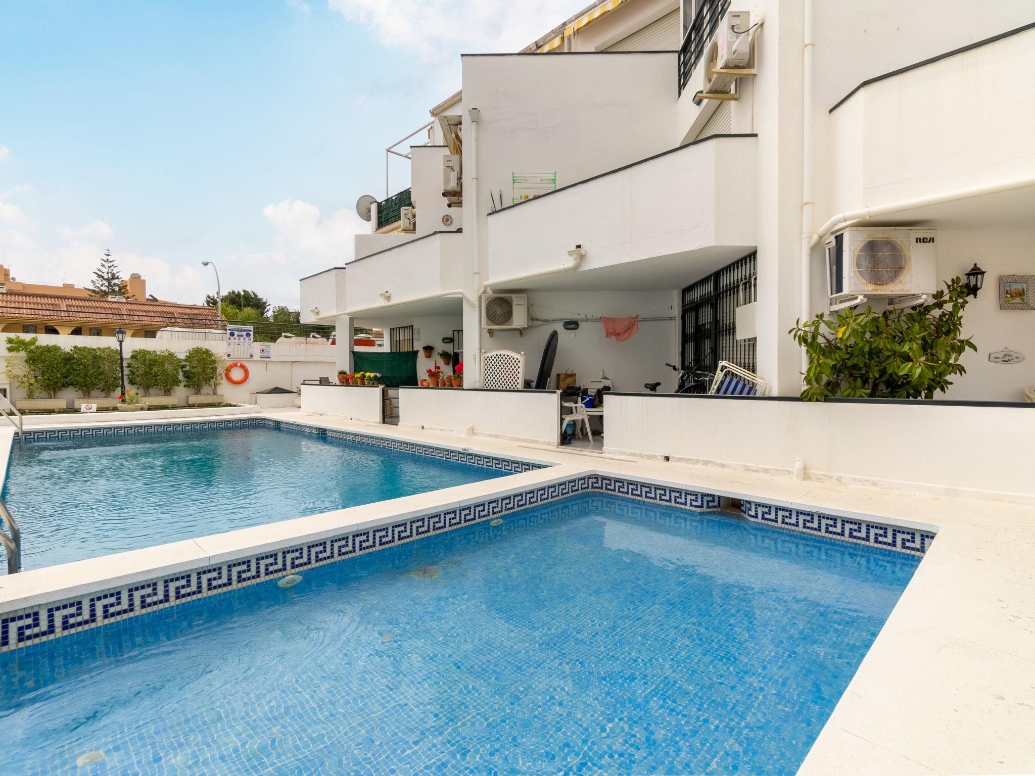 Photo 1 - Appartement de 2 chambres à Torremolinos avec piscine et vues à la mer