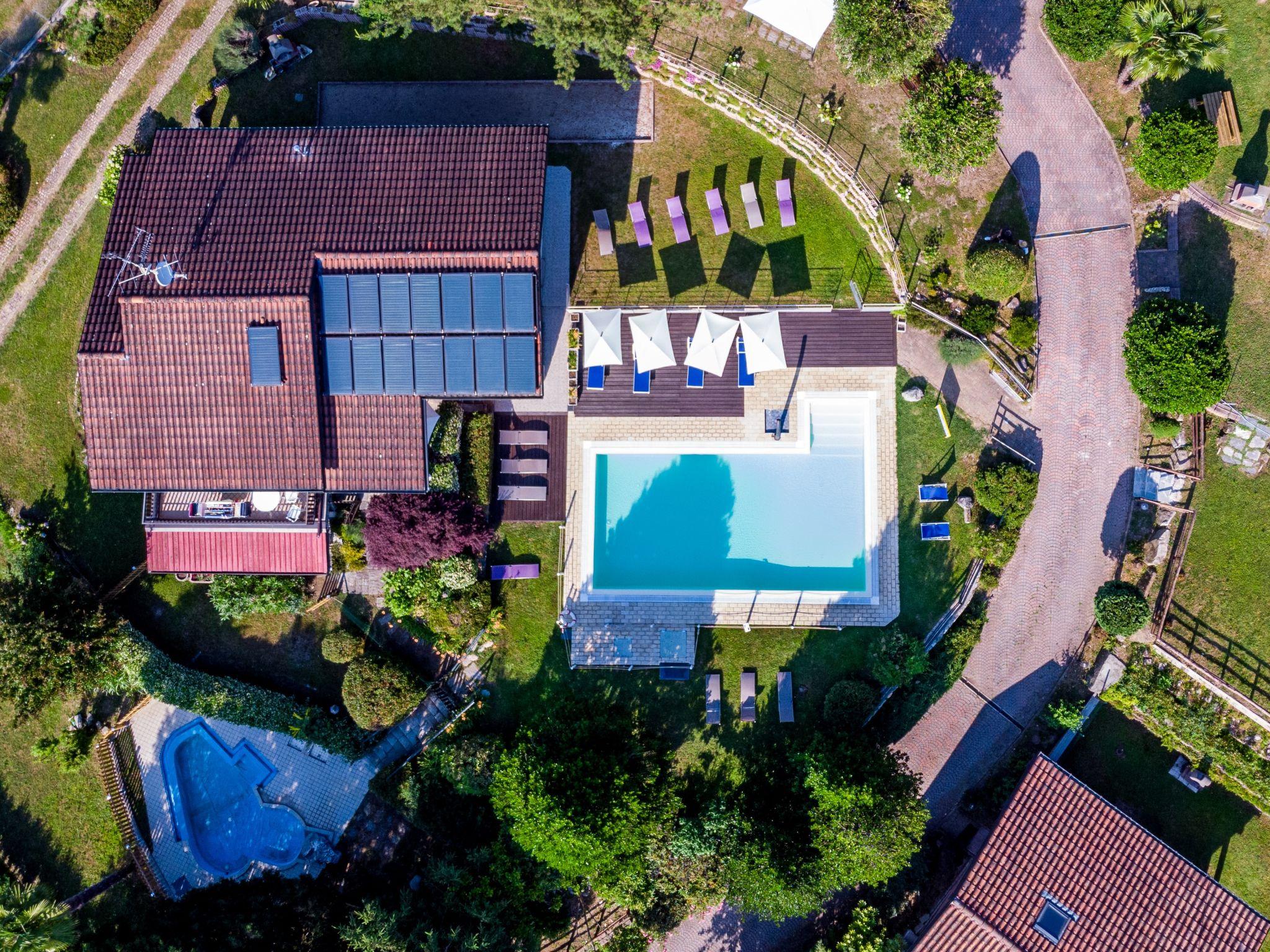 Foto 2 - Apartamento de 2 quartos em Luino com piscina e jardim