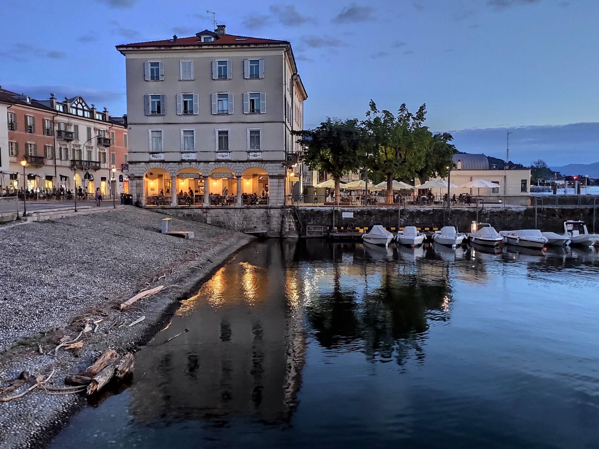 Foto 36 - Appartamento con 2 camere da letto a Luino con piscina e giardino