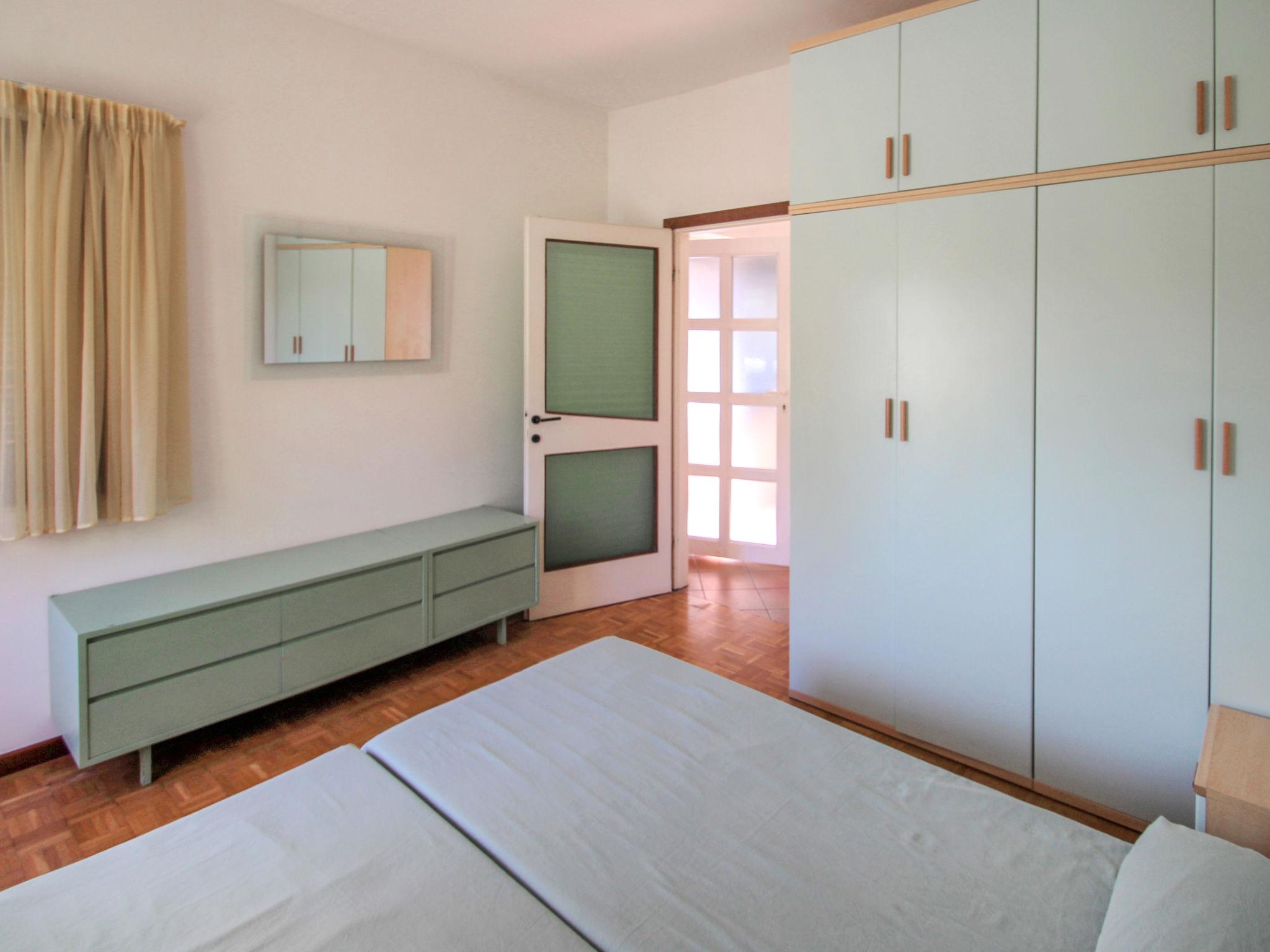 Foto 10 - Apartment mit 2 Schlafzimmern in Luino mit schwimmbad und blick auf die berge