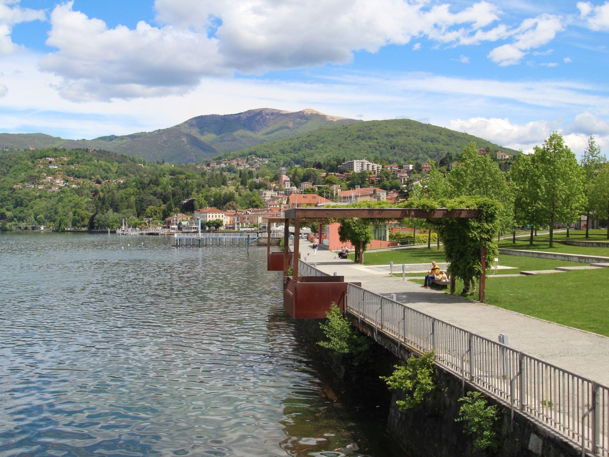 Photo 29 - 1 bedroom Apartment in Luino with garden and mountain view