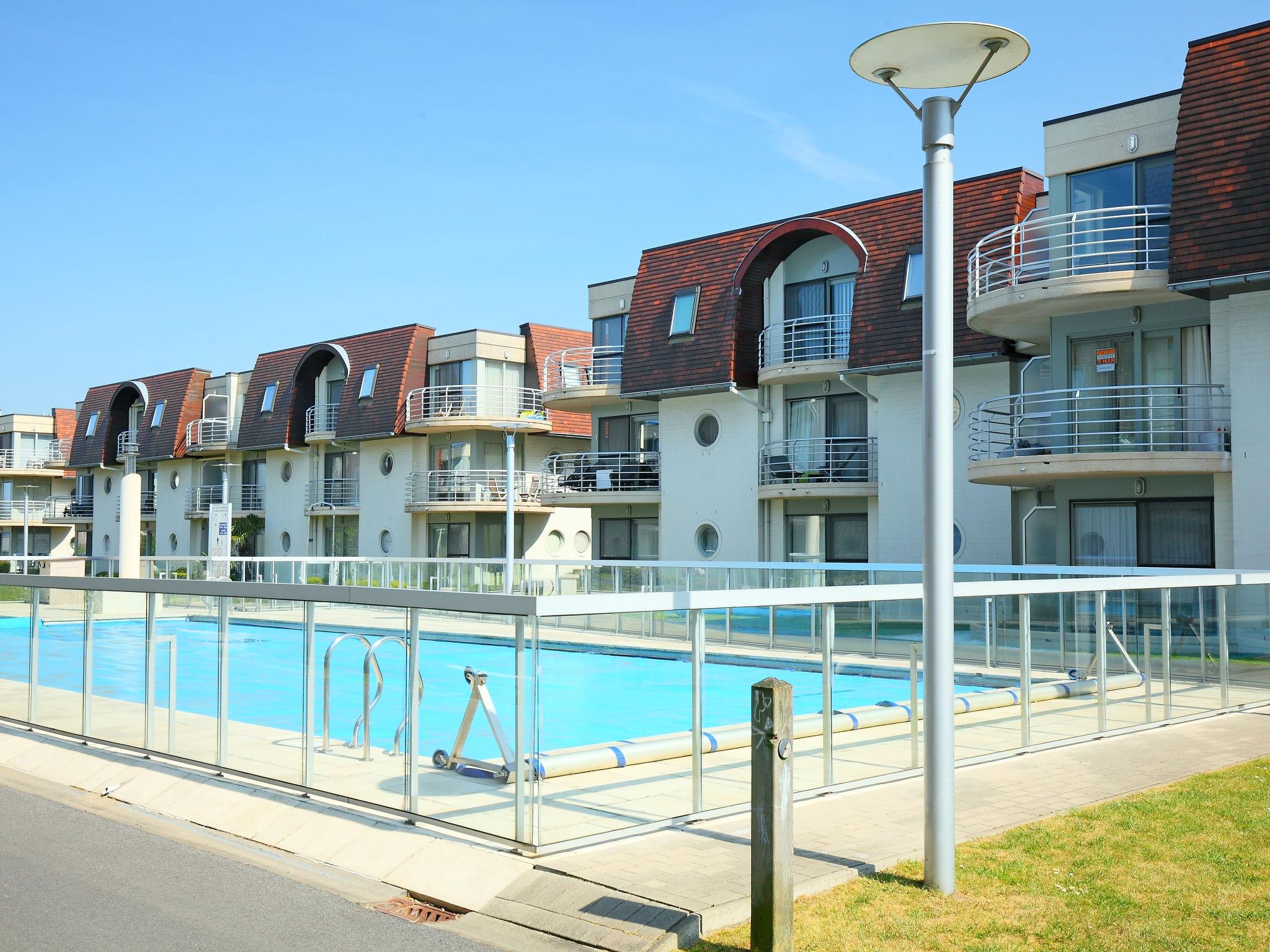 Foto 4 - Apartment mit 2 Schlafzimmern in Bredene mit schwimmbad und garten