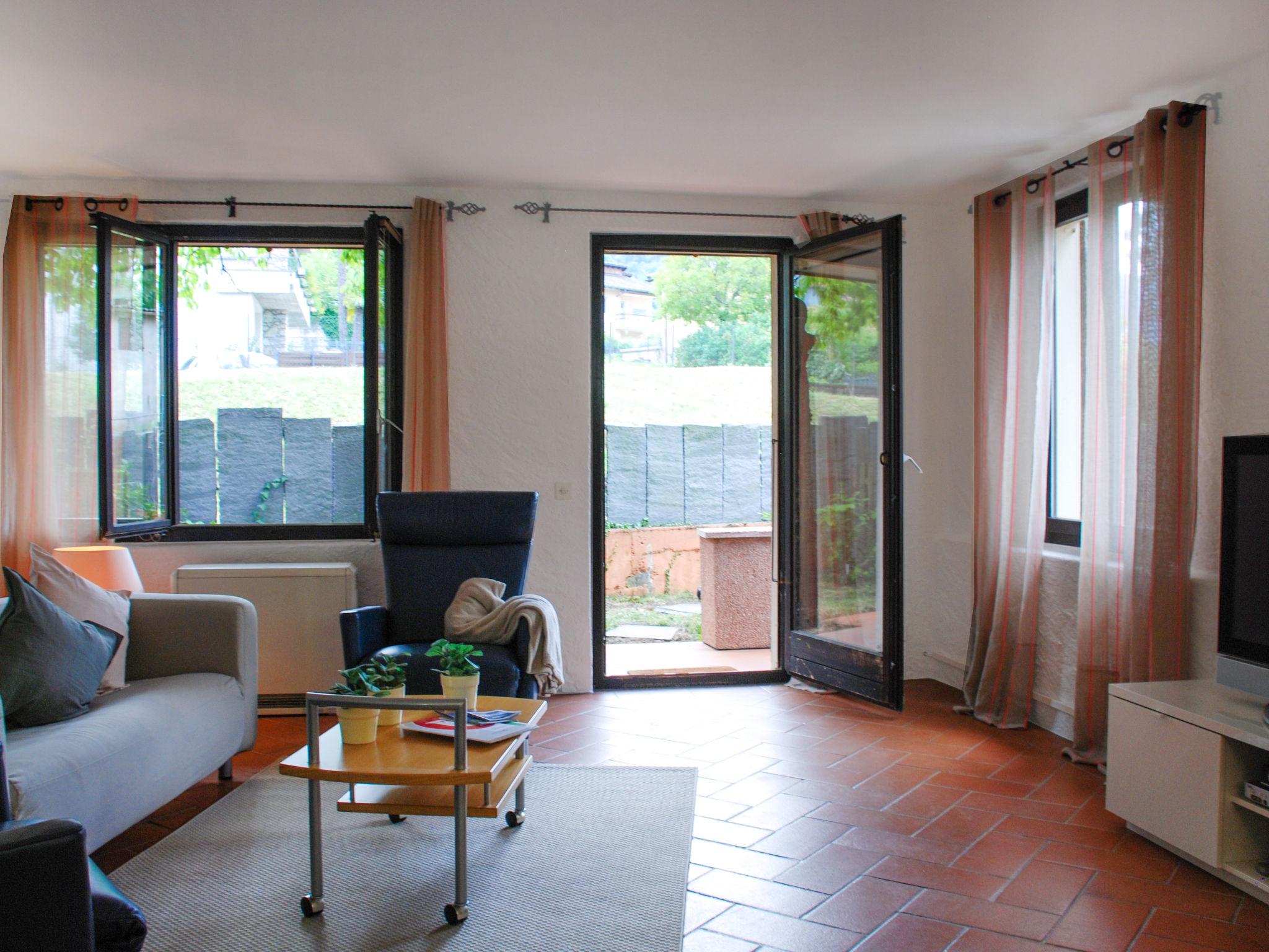 Foto 14 - Appartamento con 2 camere da letto a Brusino Arsizio con giardino e terrazza