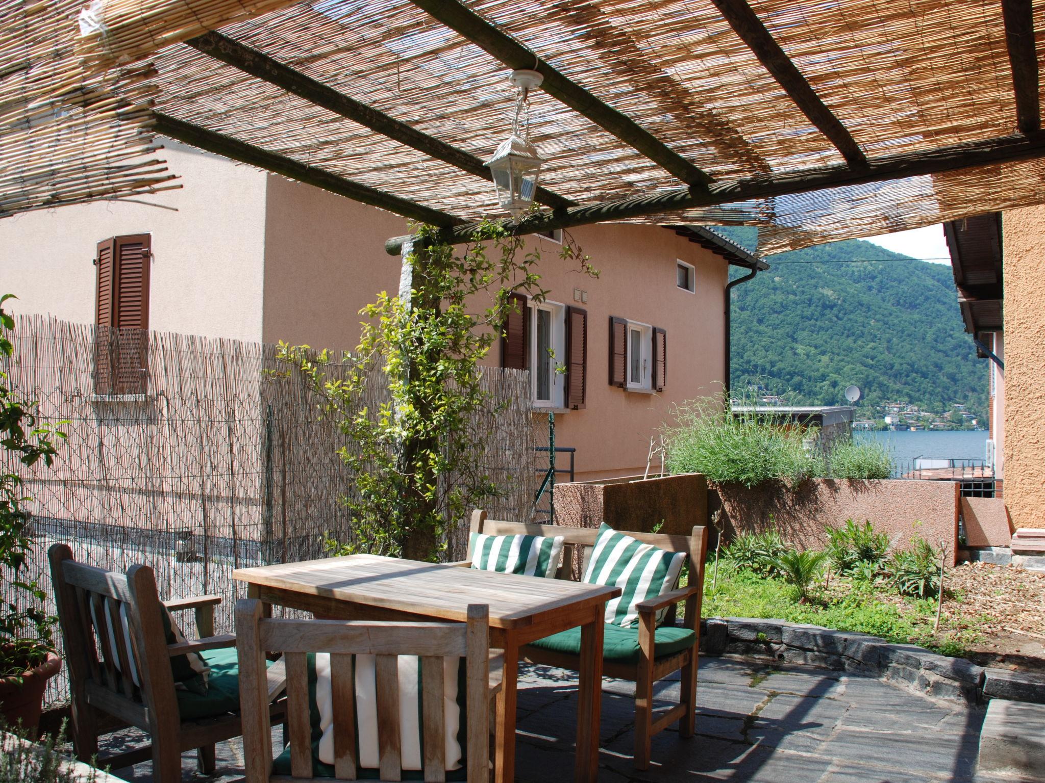 Photo 3 - Appartement de 2 chambres à Brusino Arsizio avec jardin et terrasse