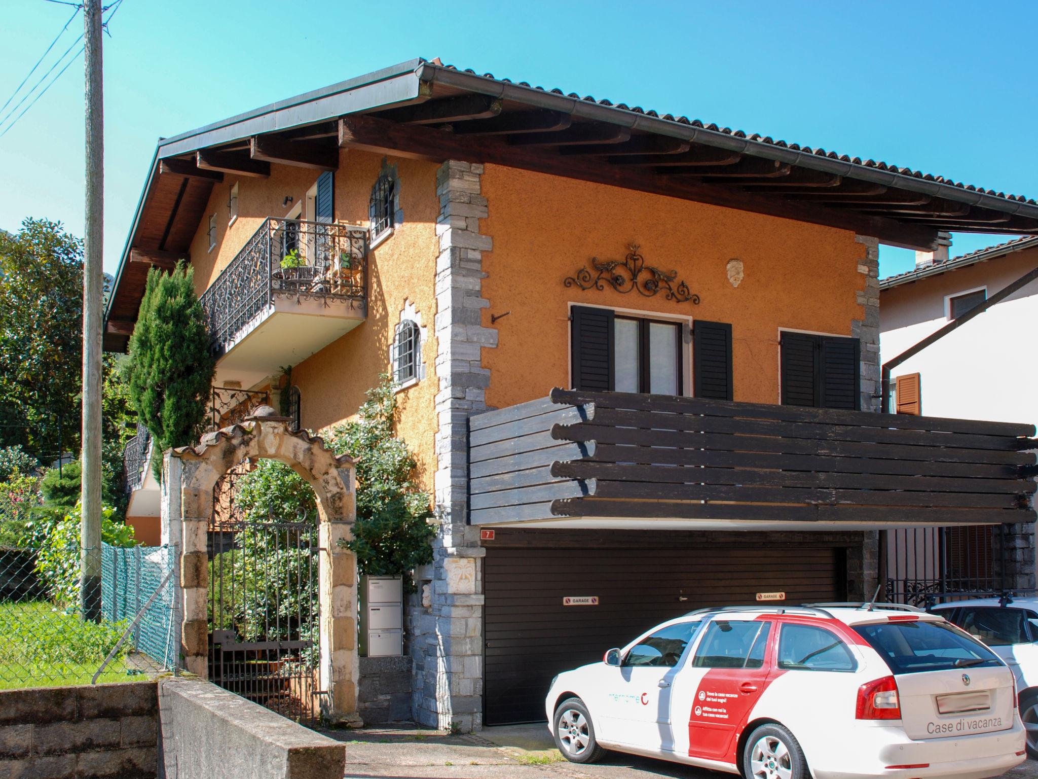 Foto 1 - Apartment mit 2 Schlafzimmern in Brusino Arsizio mit garten und terrasse