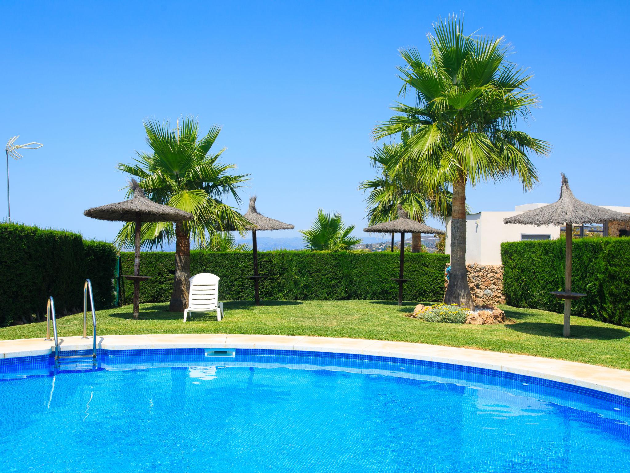 Foto 5 - Casa de 3 quartos em Torrox com piscina e jardim