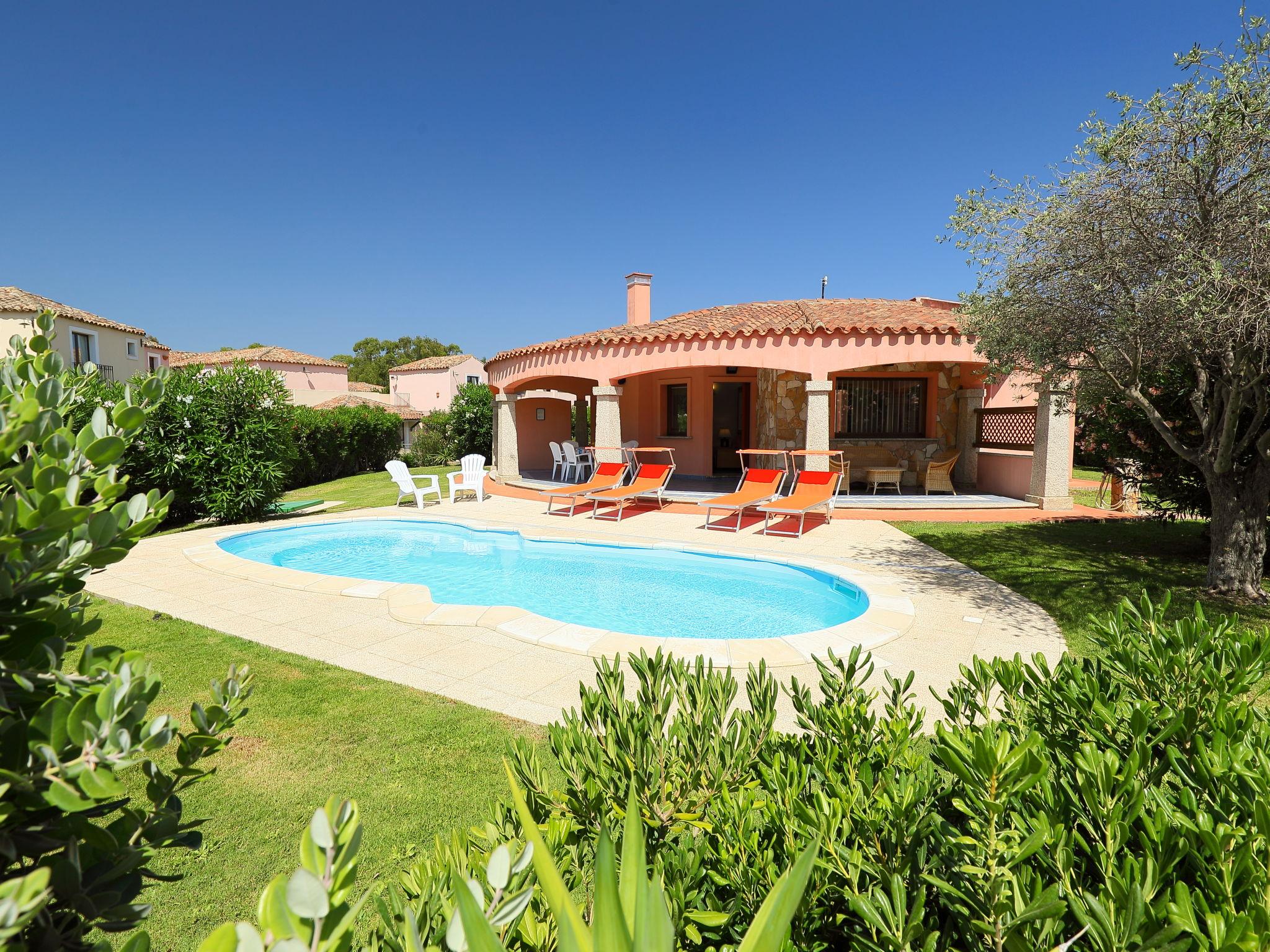 Foto 1 - Casa con 3 camere da letto a Italia con piscina privata e vista mare