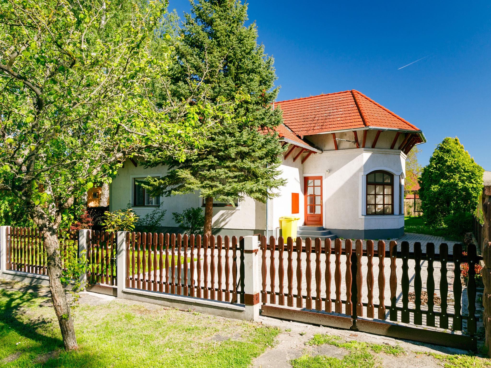 Foto 33 - Casa con 5 camere da letto a Balatonboglár con giardino e vista sulle montagne