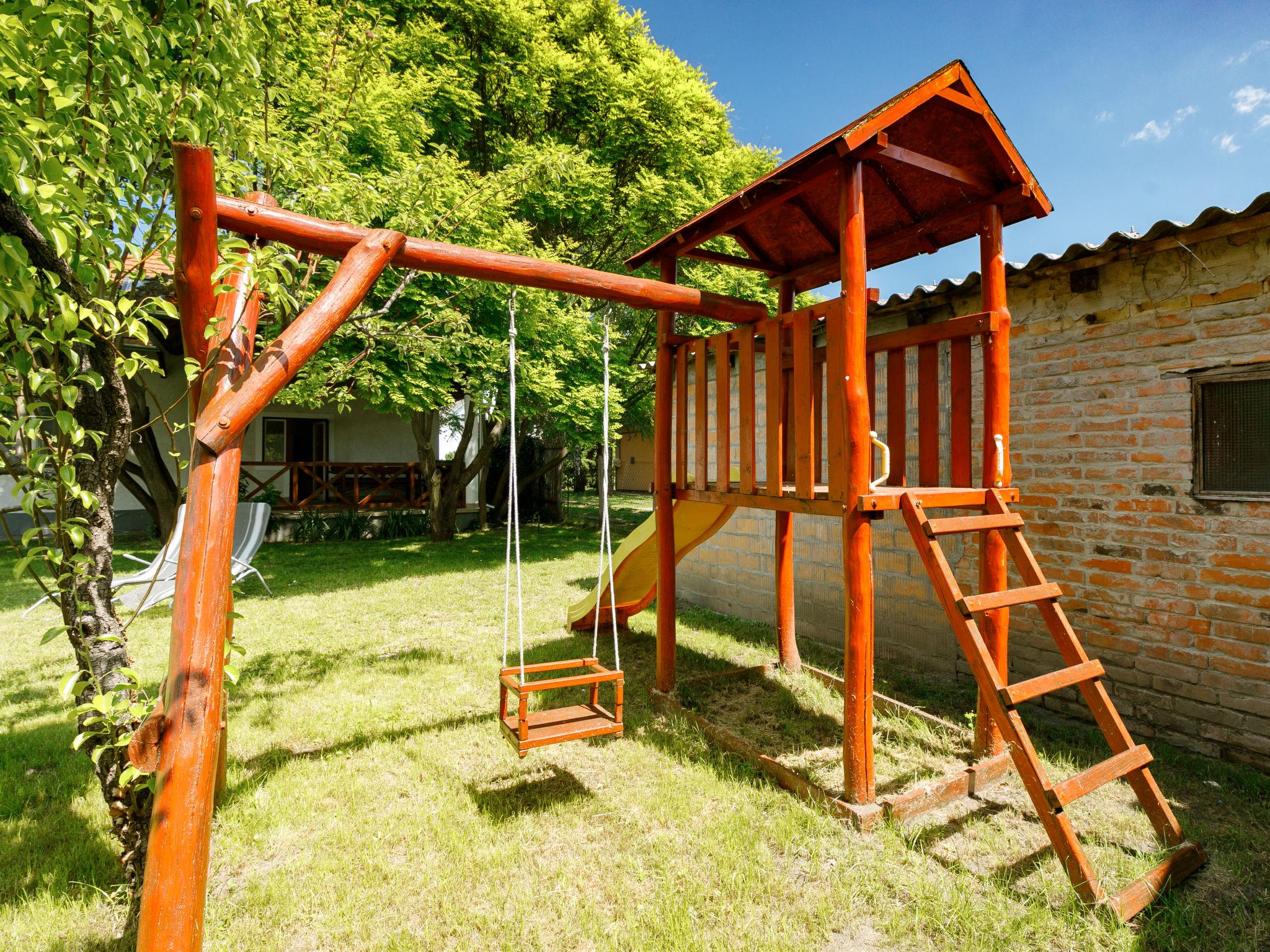 Photo 23 - Maison de 5 chambres à Balatonboglár avec jardin et vues sur la montagne