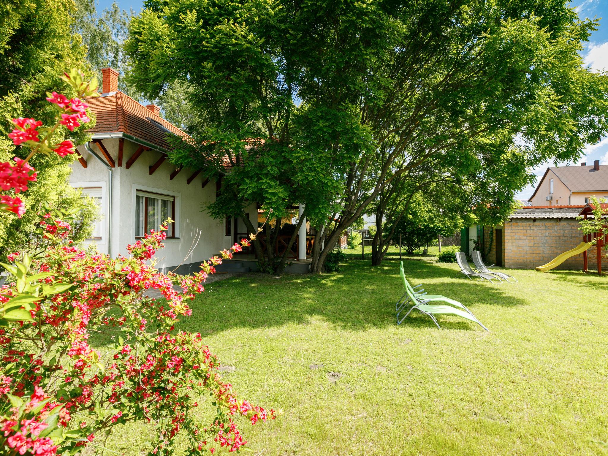 Foto 28 - Casa de 5 quartos em Balatonboglár com jardim e terraço