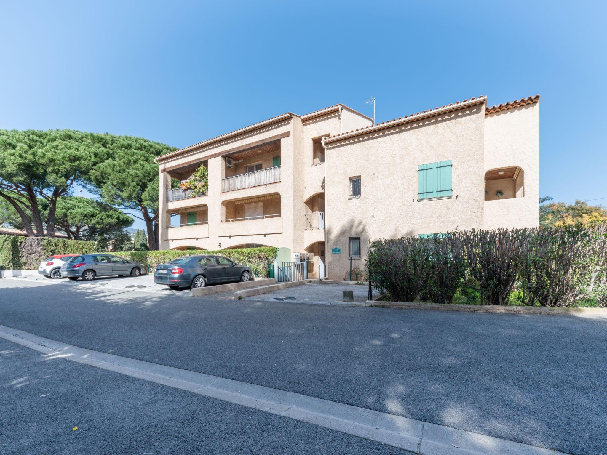 Foto 17 - Apartamento de 2 habitaciones en Cavalaire-sur-Mer con terraza