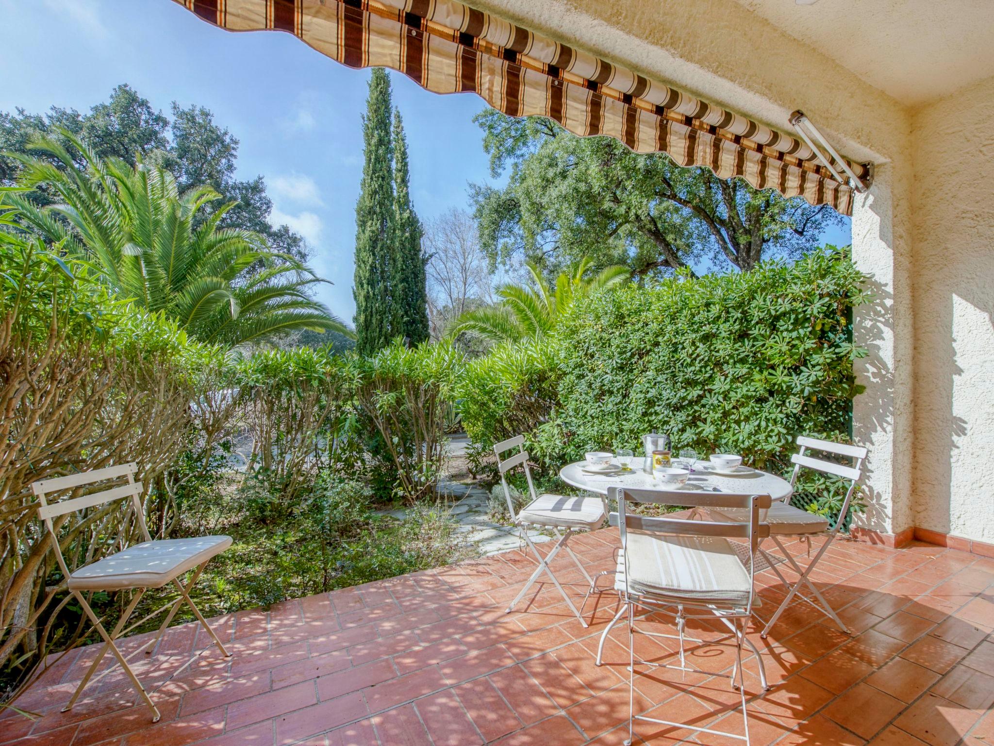 Photo 1 - Appartement de 1 chambre à Cavalaire-sur-Mer avec jardin et terrasse