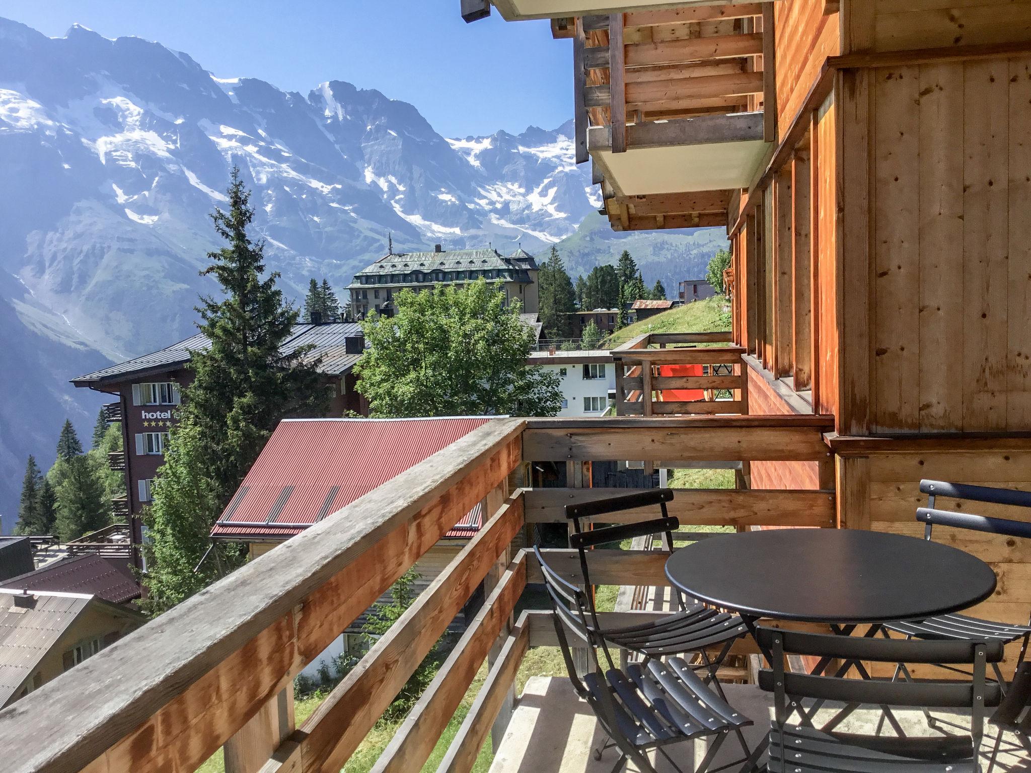 Foto 9 - Apartamento de 6 quartos em Lauterbrunnen com vista para a montanha