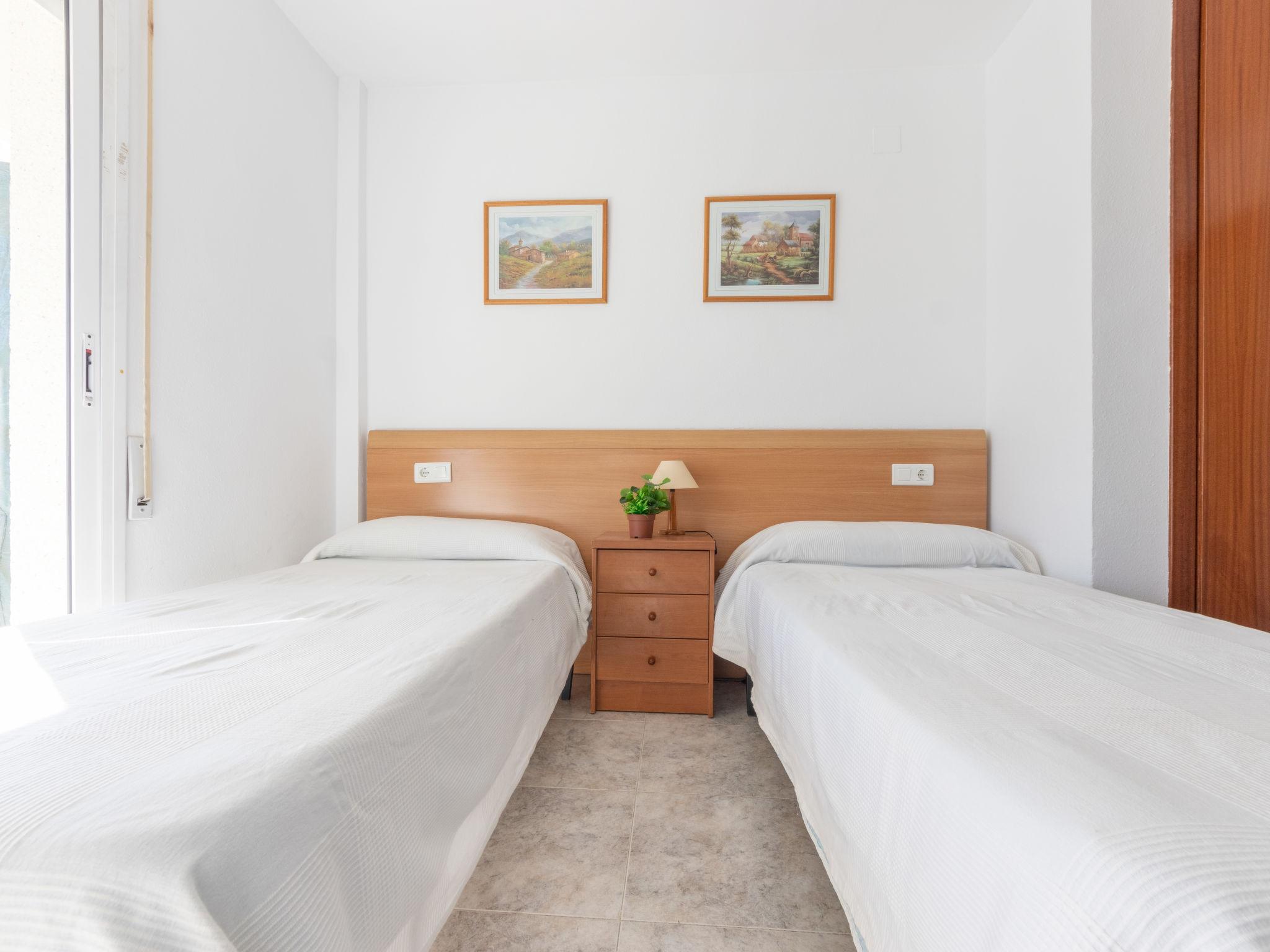 Foto 9 - Appartamento con 2 camere da letto a Salou con piscina e vista mare