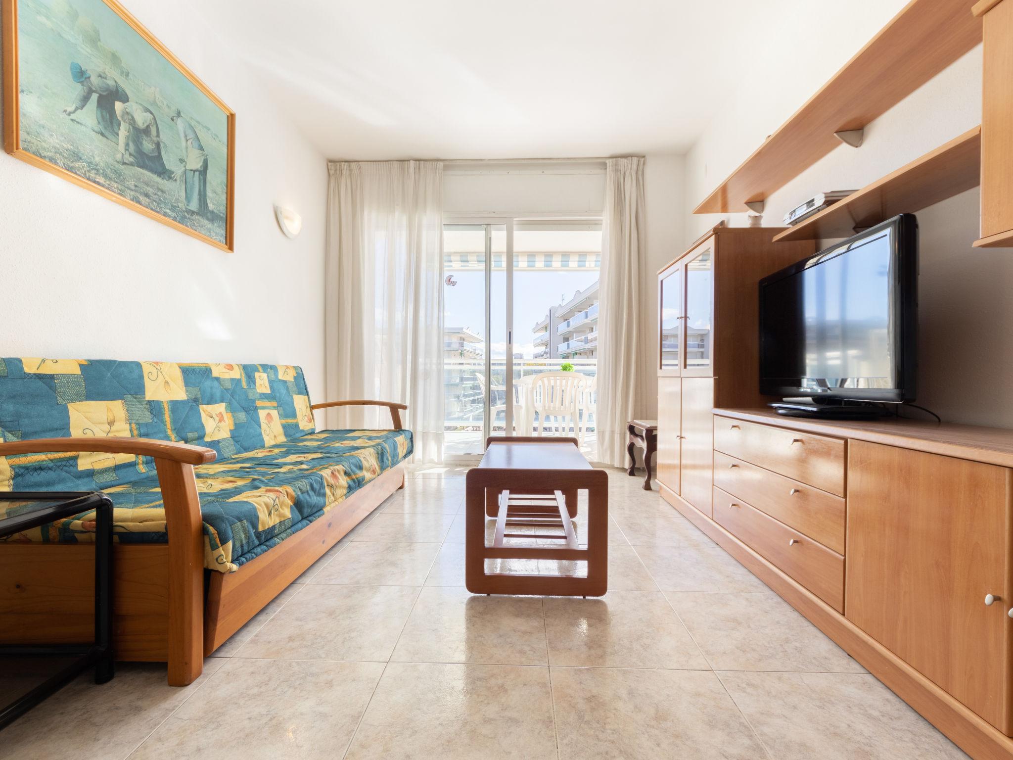 Foto 3 - Apartamento de 2 habitaciones en Salou con piscina y vistas al mar