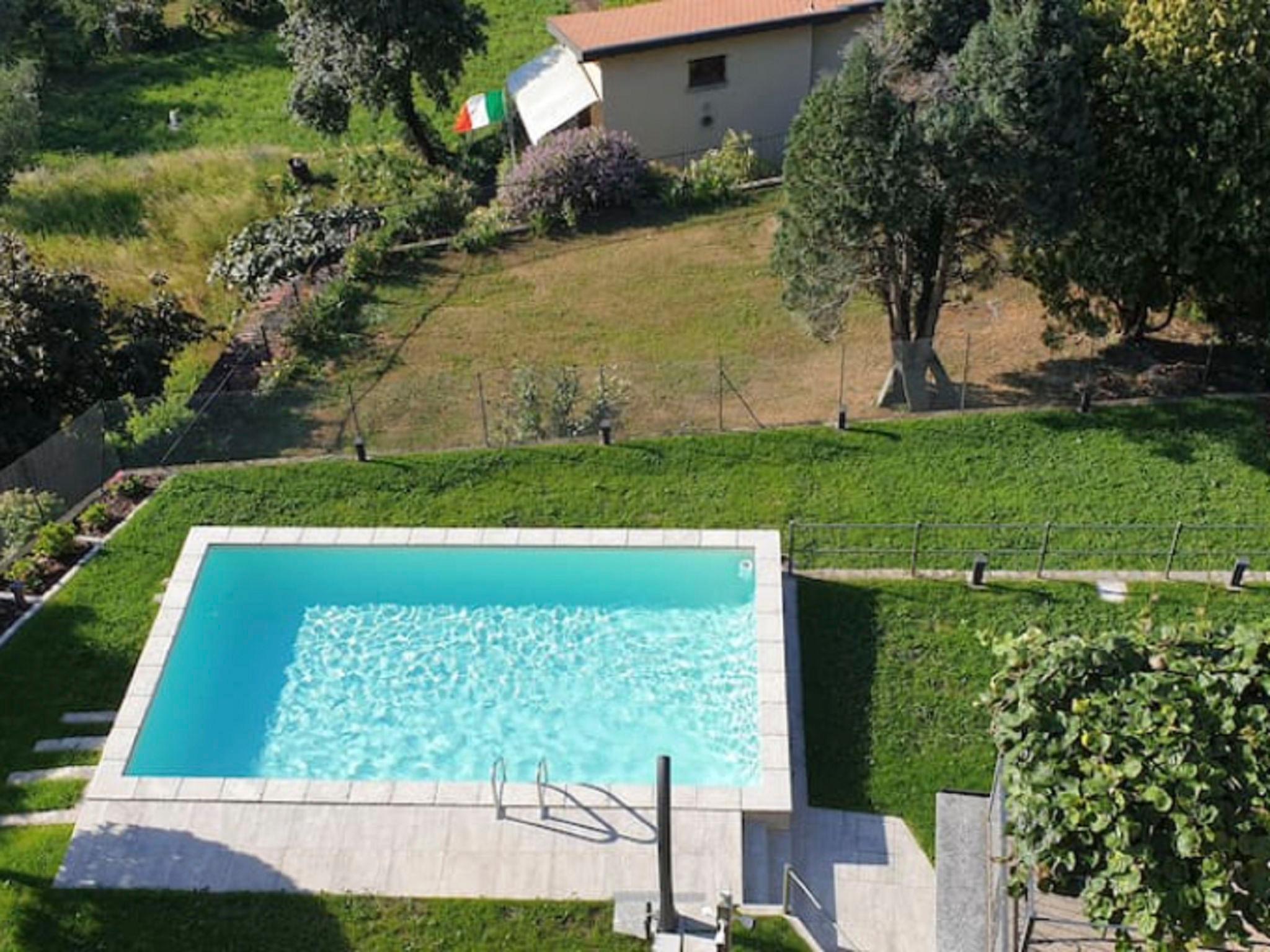 Foto 18 - Appartamento con 2 camere da letto a Perledo con piscina e giardino