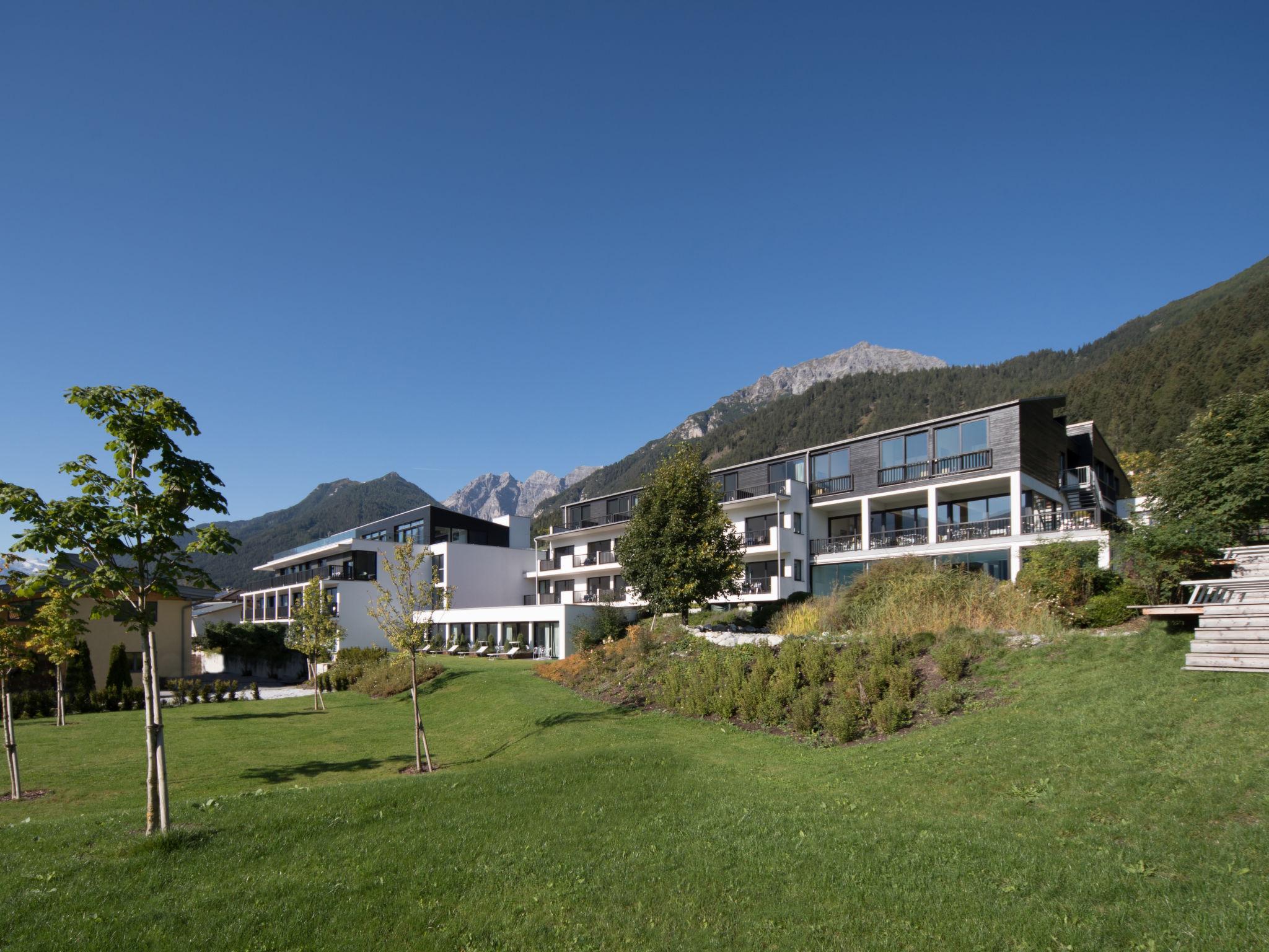 Foto 1 - Apartamento de 2 habitaciones en Telfes im Stubai con piscina y jardín