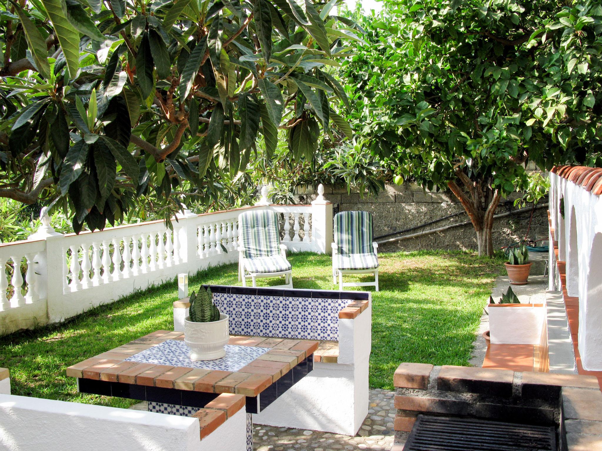 Photo 13 - Maison de 3 chambres à Almuñécar avec jardin et terrasse