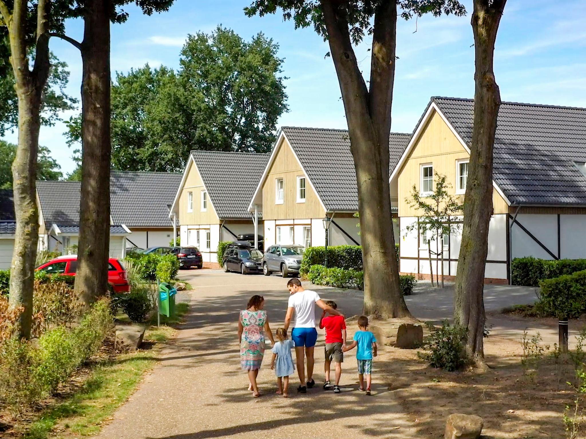 Photo 10 - Maison de 5 chambres à Susteren avec piscine et terrasse