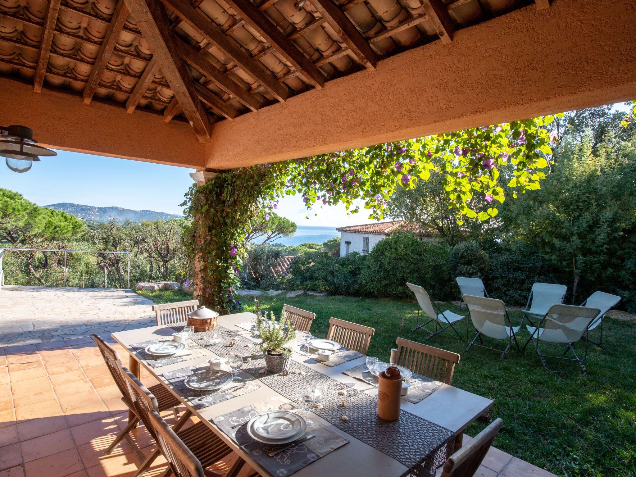 Foto 3 - Casa con 3 camere da letto a Sainte-Maxime con piscina privata e vista mare