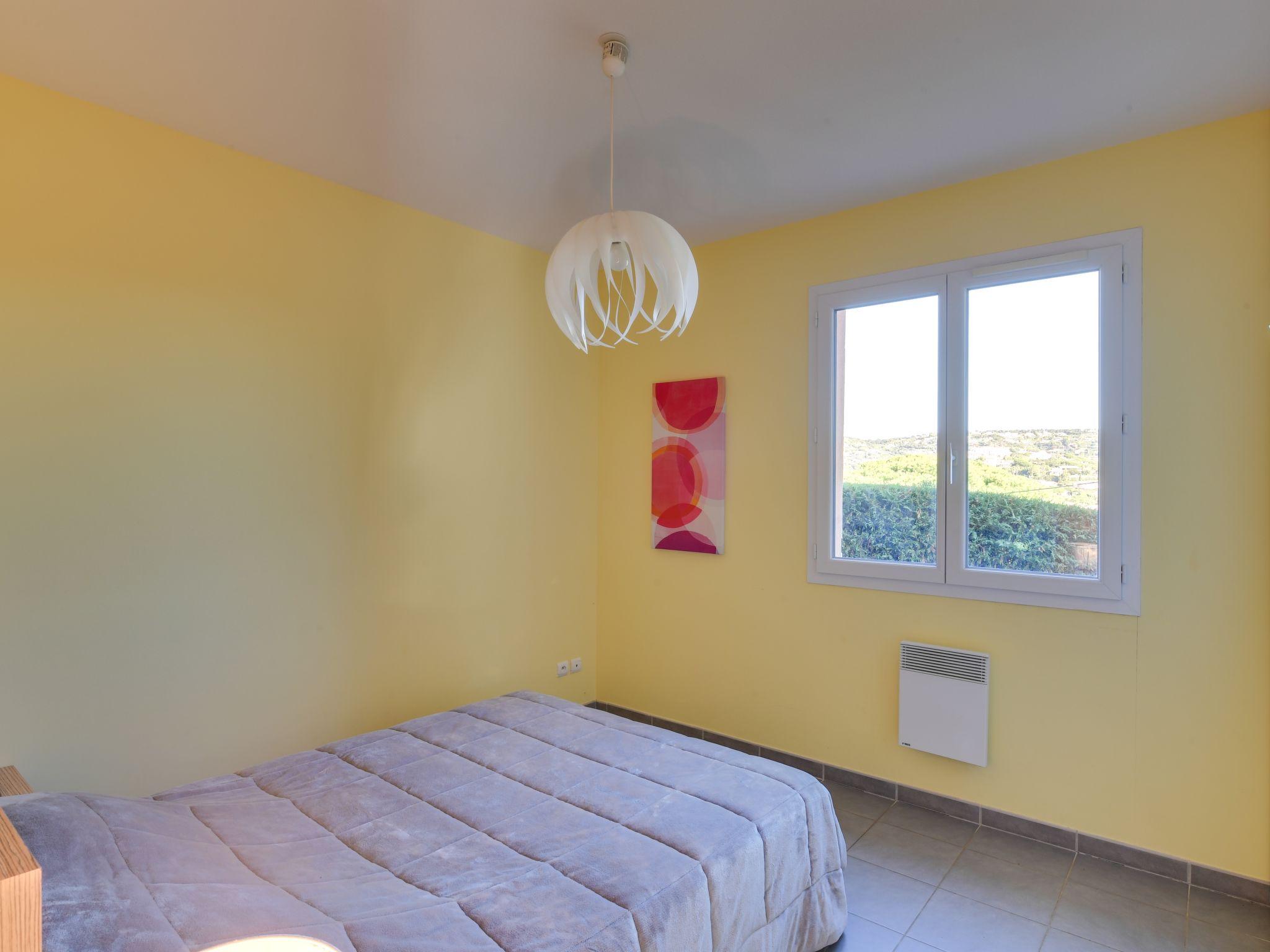 Foto 10 - Casa con 3 camere da letto a Sainte-Maxime con piscina privata e vista mare