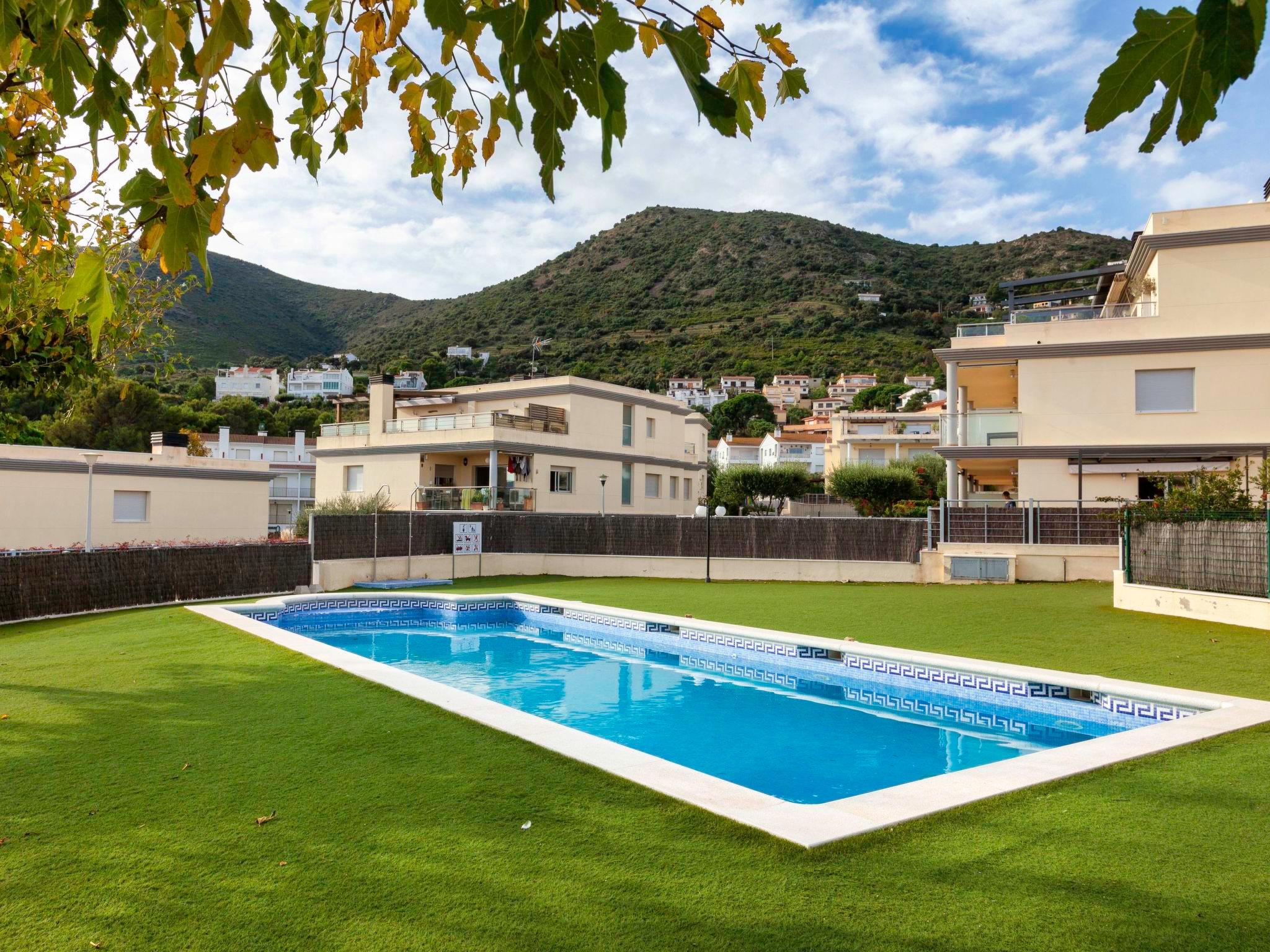 Foto 17 - Appartamento con 2 camere da letto a Llançà con piscina e vista mare