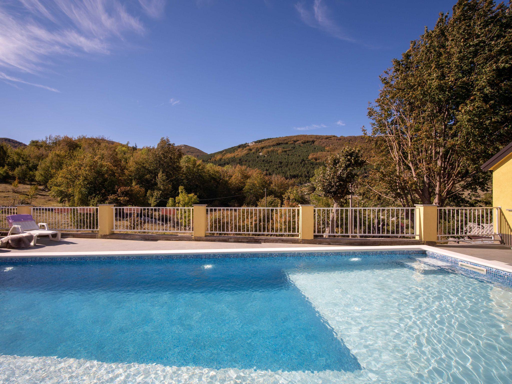 Foto 24 - Casa con 2 camere da letto a Senj con piscina privata e vista mare