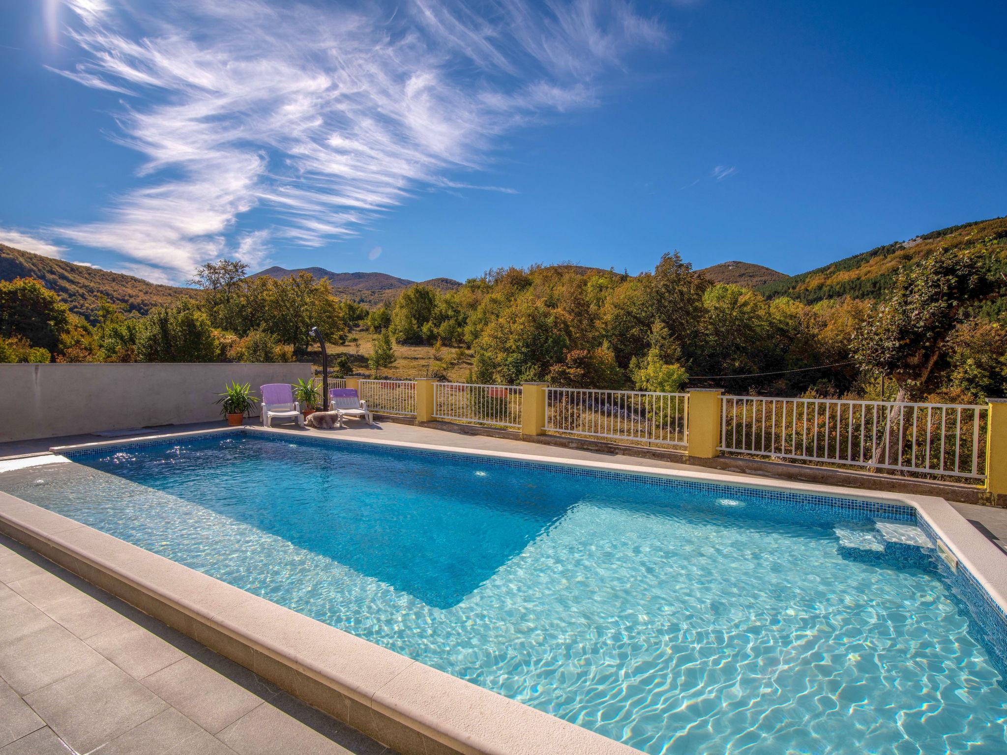 Photo 16 - Maison de 2 chambres à Senj avec piscine privée et vues à la mer