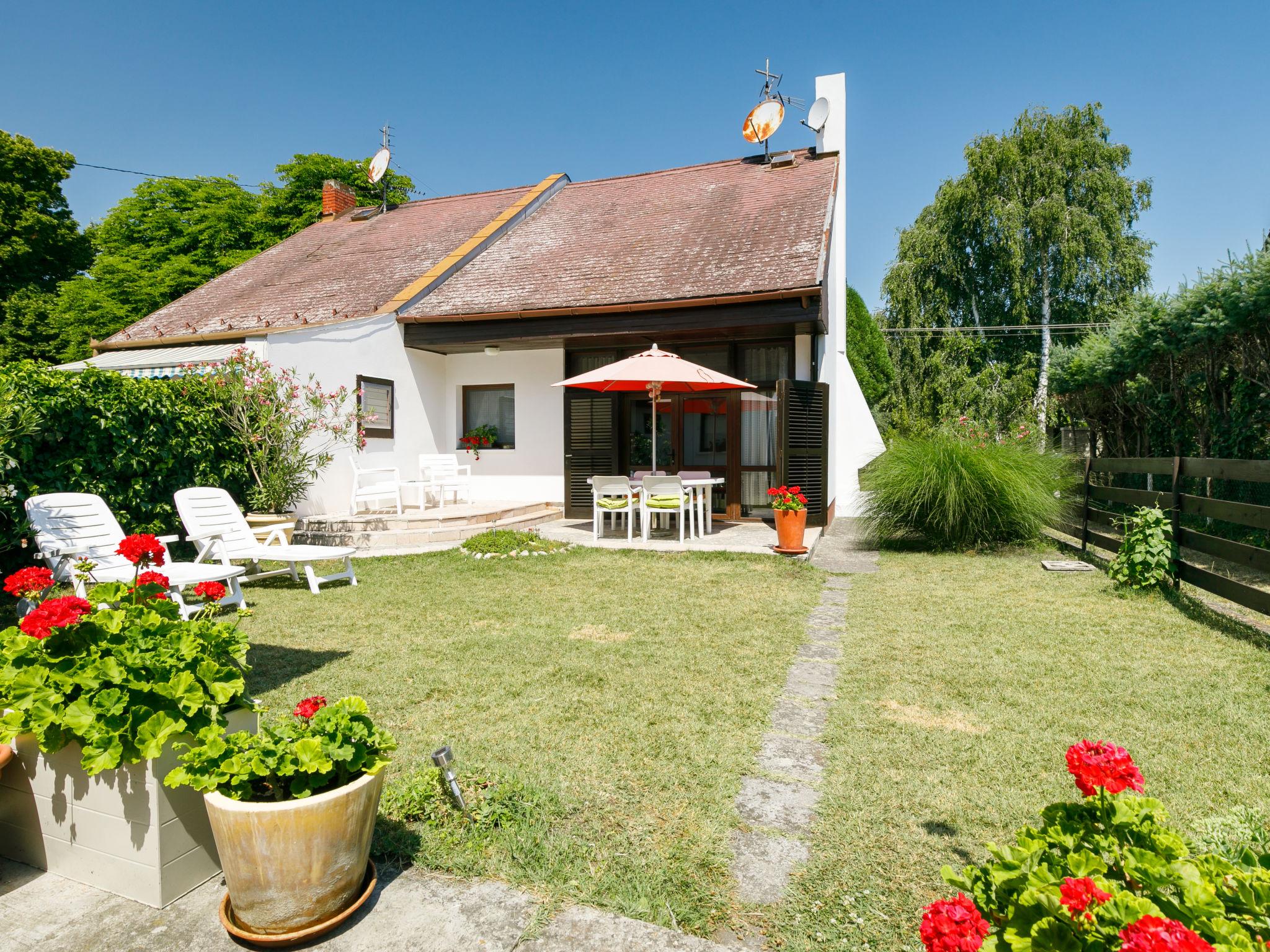 Foto 19 - Casa de 4 quartos em Balatonfenyves com jardim e terraço