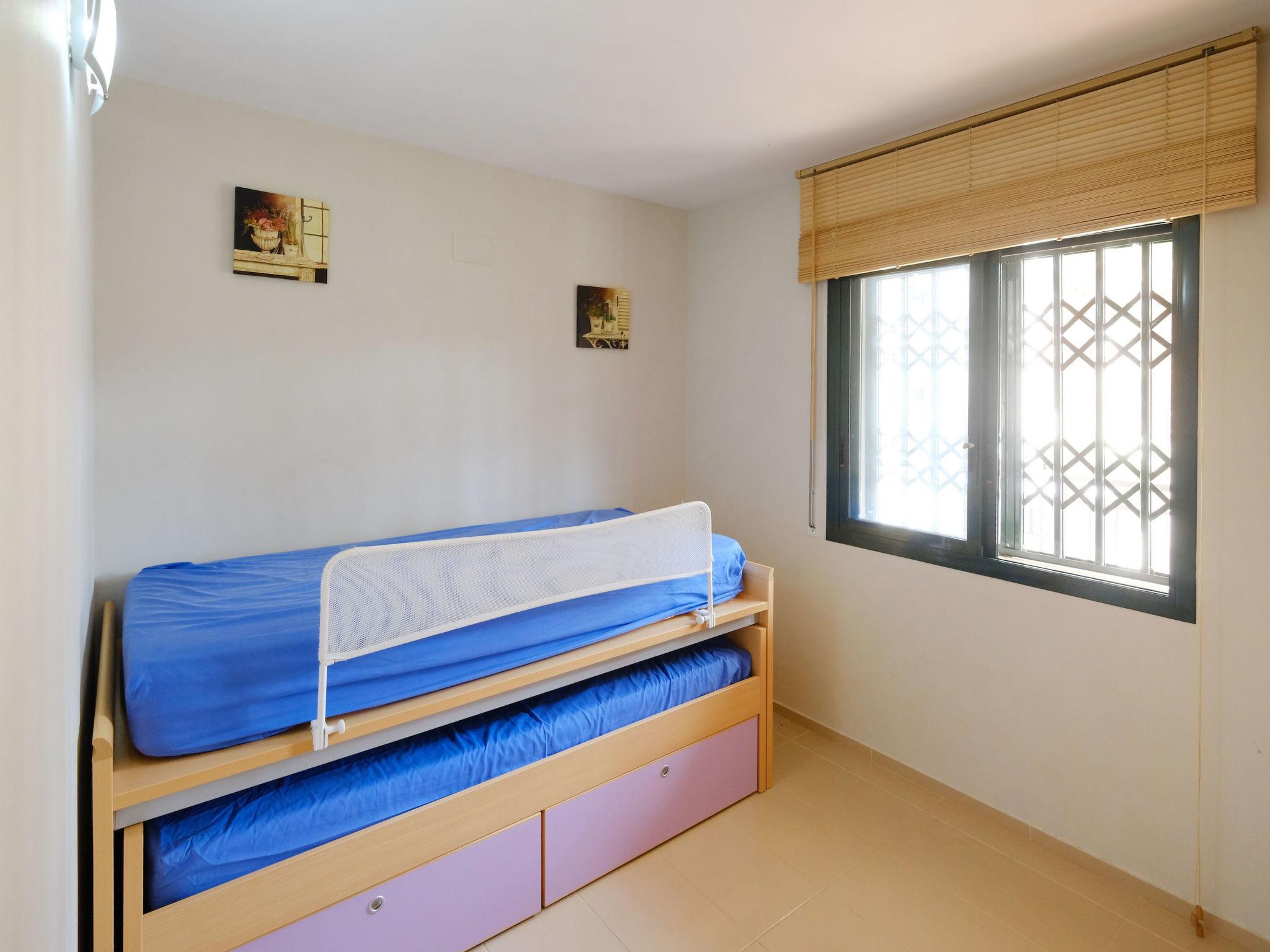 Foto 8 - Appartamento con 2 camere da letto a Mont-roig del Camp con piscina e vista mare