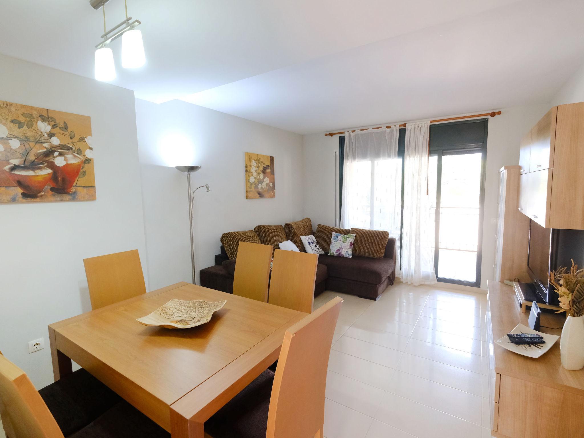 Photo 2 - 2 bedroom Apartment in Mont-roig del Camp with swimming pool and sea view