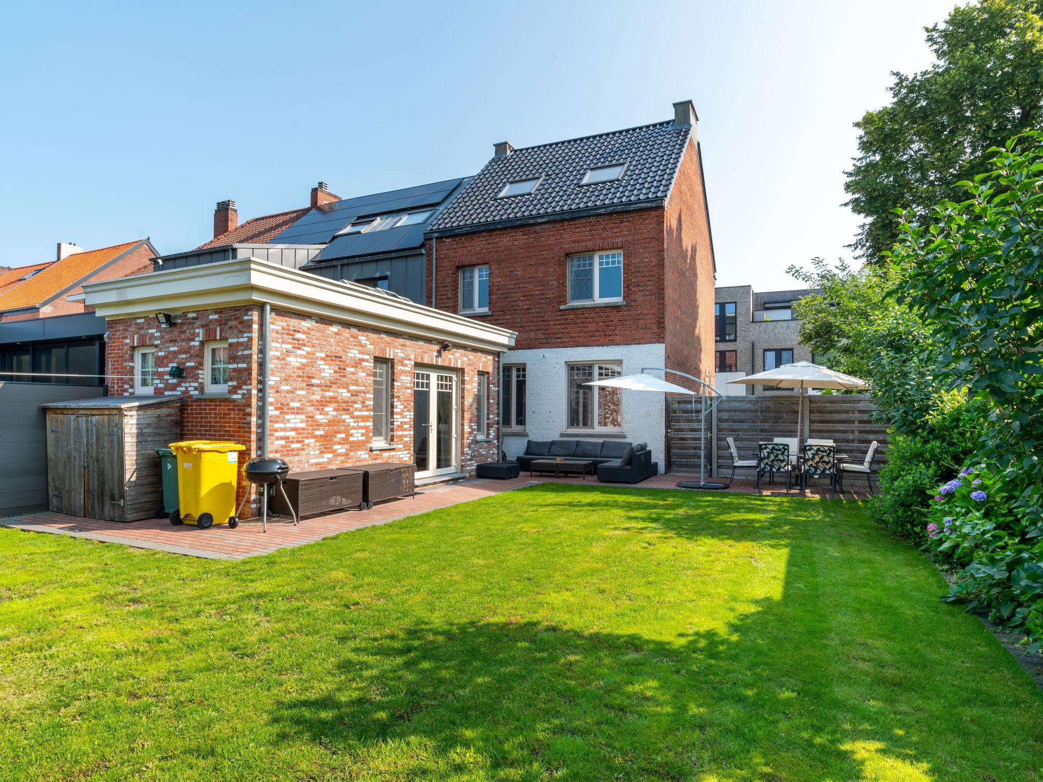 Foto 1 - Casa de 3 quartos em Mol com jardim e terraço