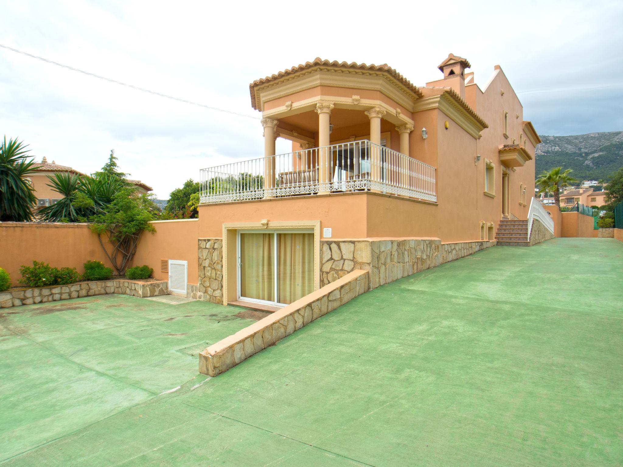 Photo 5 - 8 bedroom House in Calp with private pool and sea view