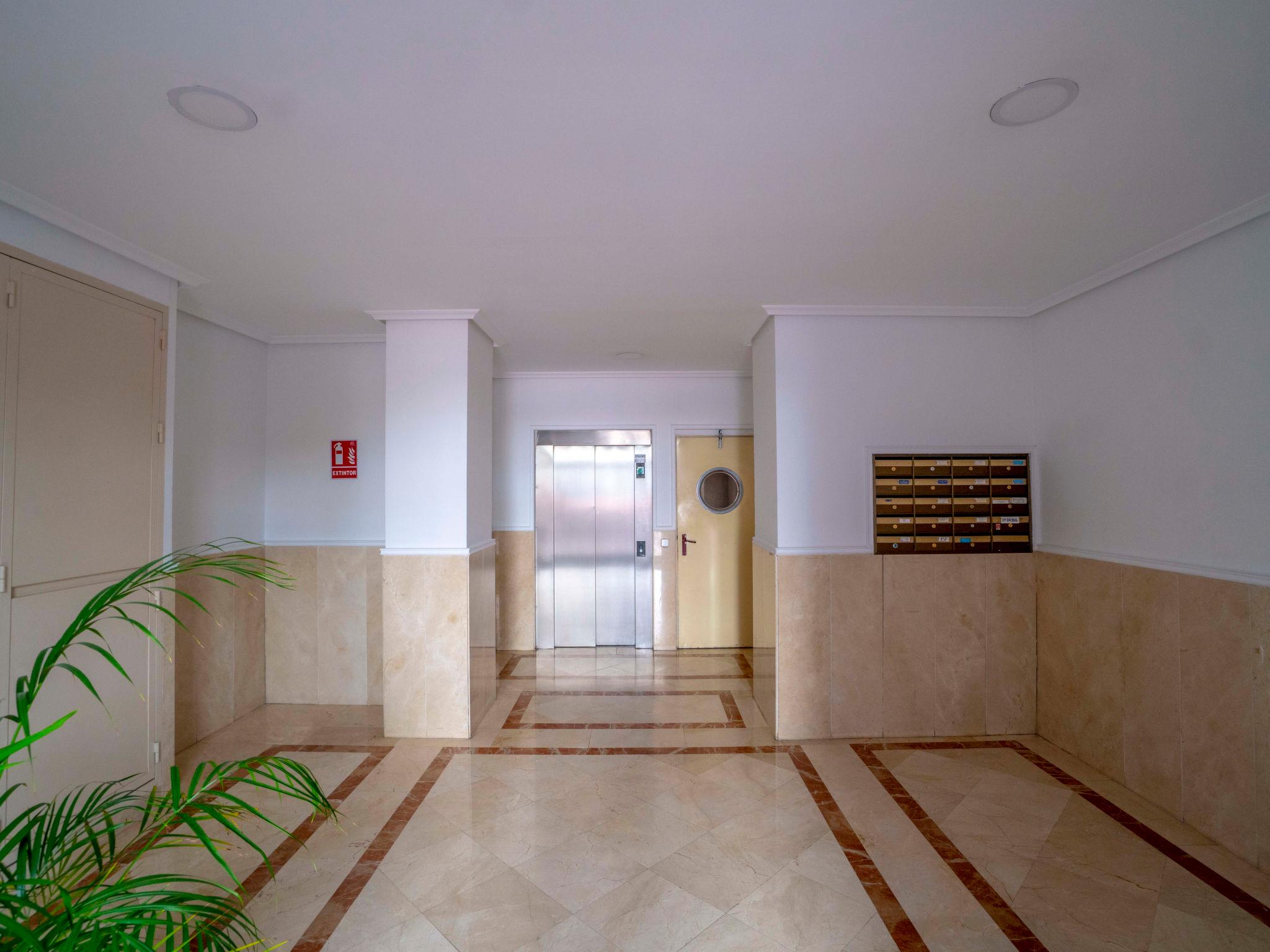 Photo 24 - 3 bedroom Apartment in Alicante with swimming pool and garden