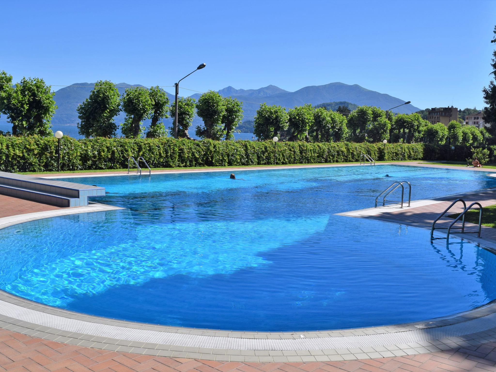 Photo 2 - Appartement en Porto Valtravaglia avec piscine et vues sur la montagne