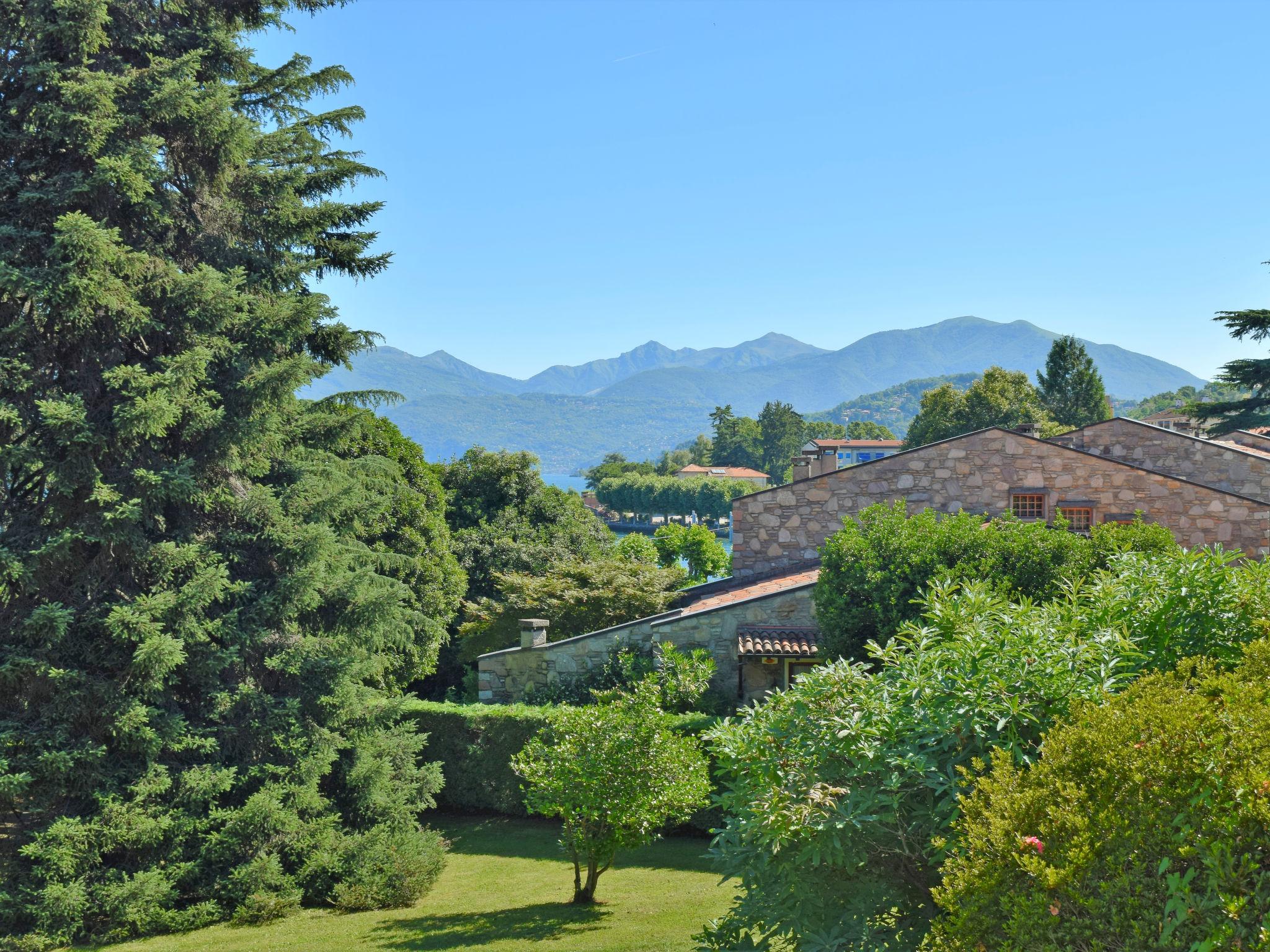 Photo 26 - 2 bedroom House in Porto Valtravaglia with swimming pool and mountain view