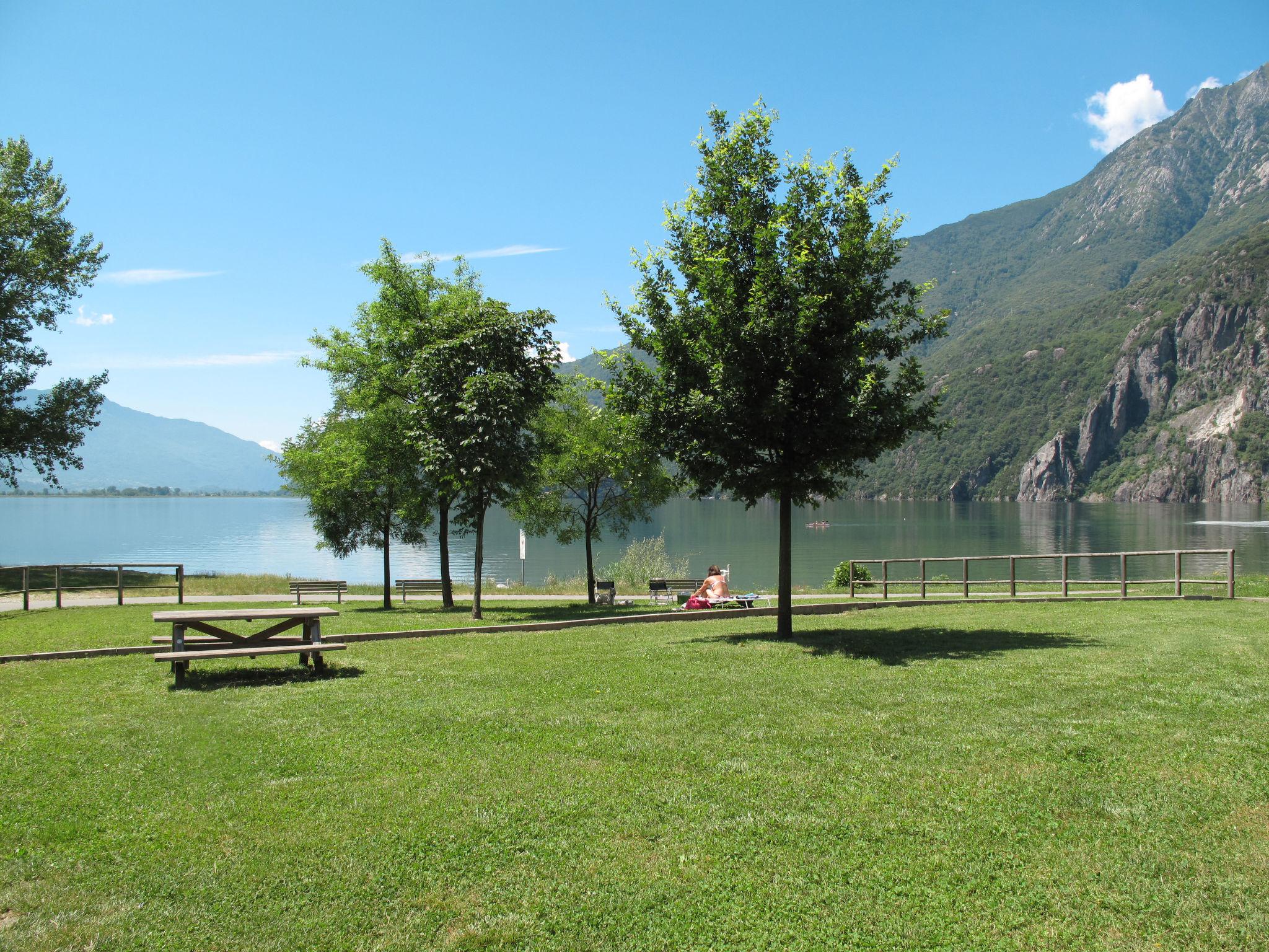 Foto 30 - Appartamento con 2 camere da letto a Samolaco con giardino e vista sulle montagne