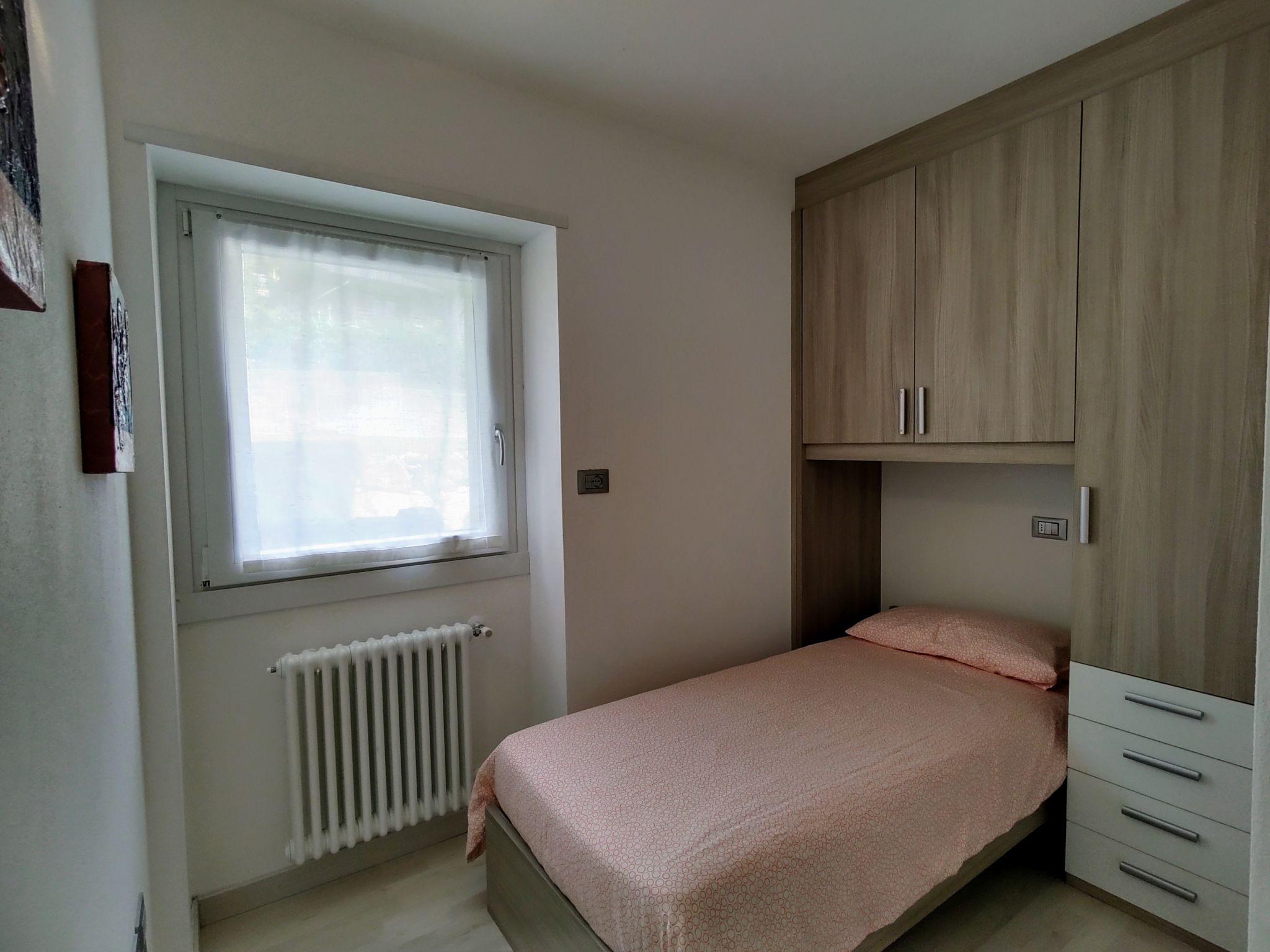 Photo 19 - 3 bedroom Apartment in Novate Mezzola with garden and terrace