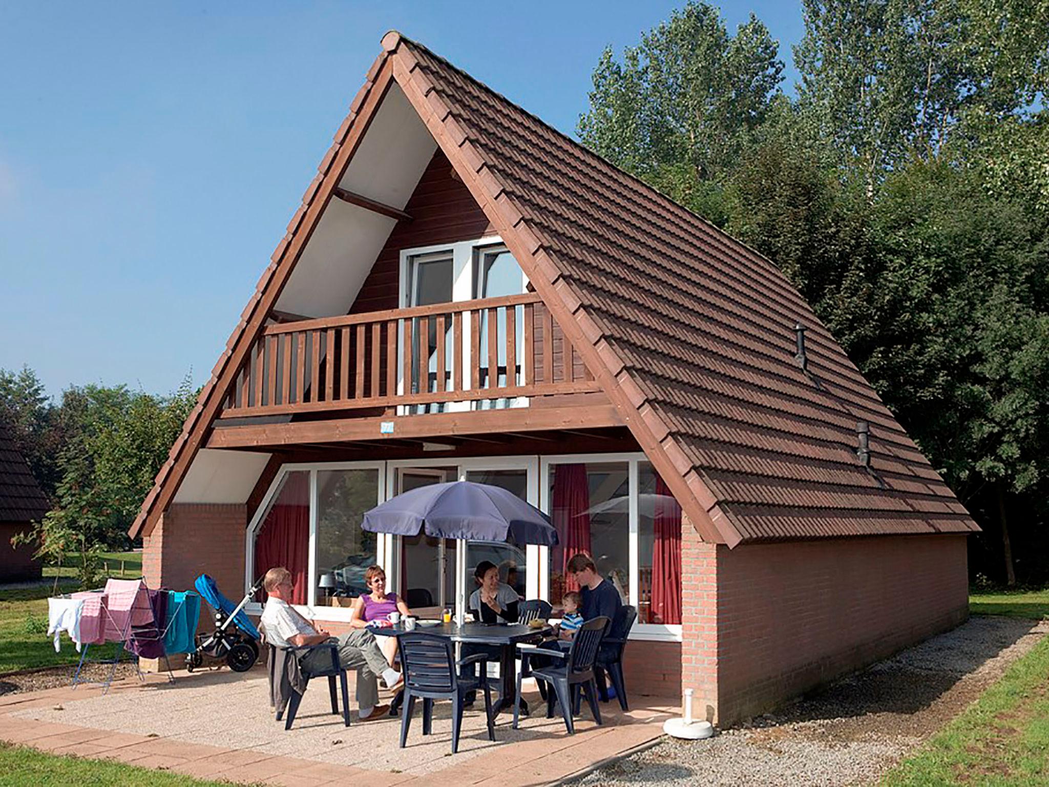 Photo 2 - Maison de 3 chambres à Susteren avec piscine et terrasse