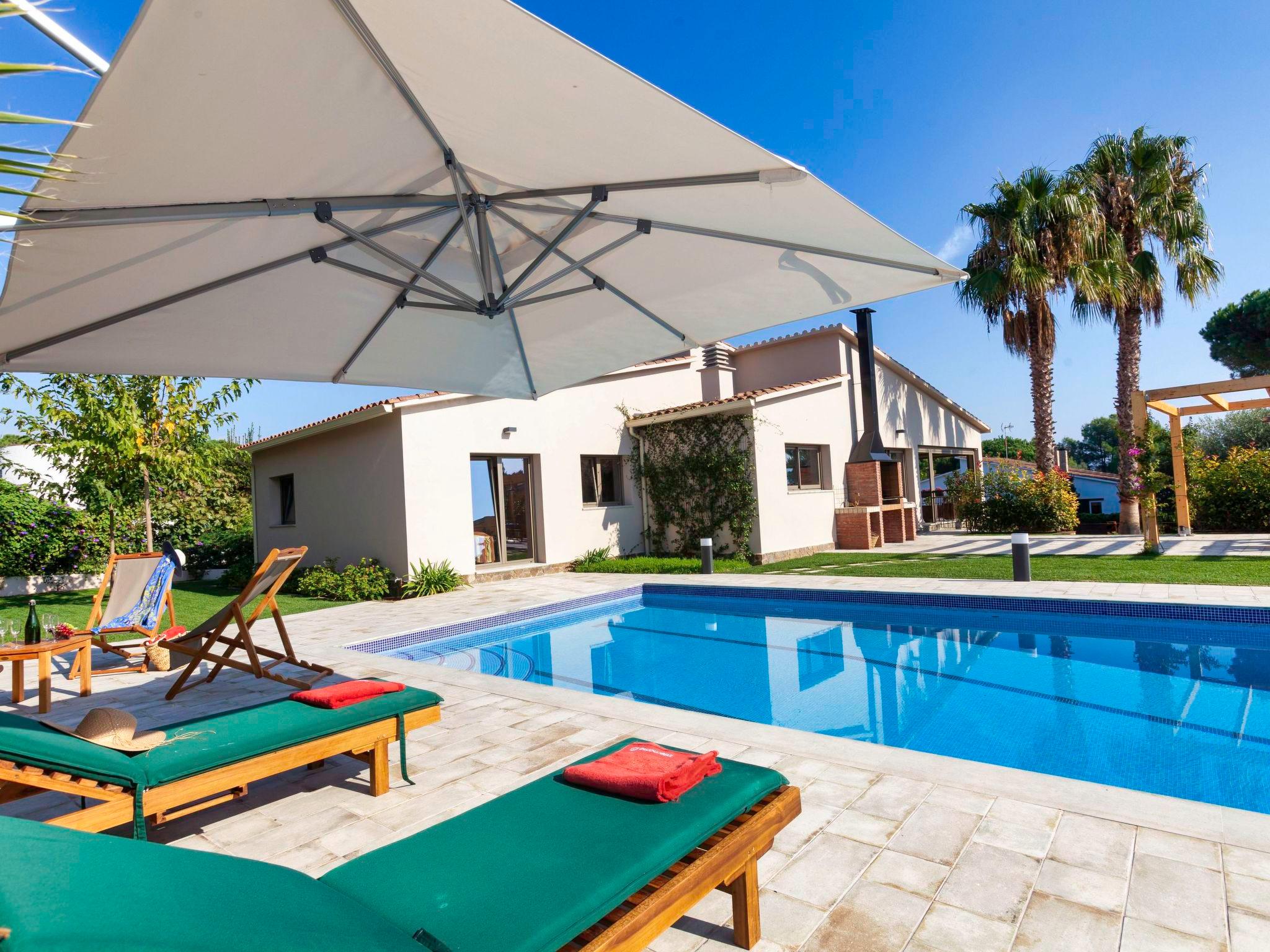 Foto 16 - Casa de 3 quartos em Calonge i Sant Antoni com piscina privada e vistas do mar