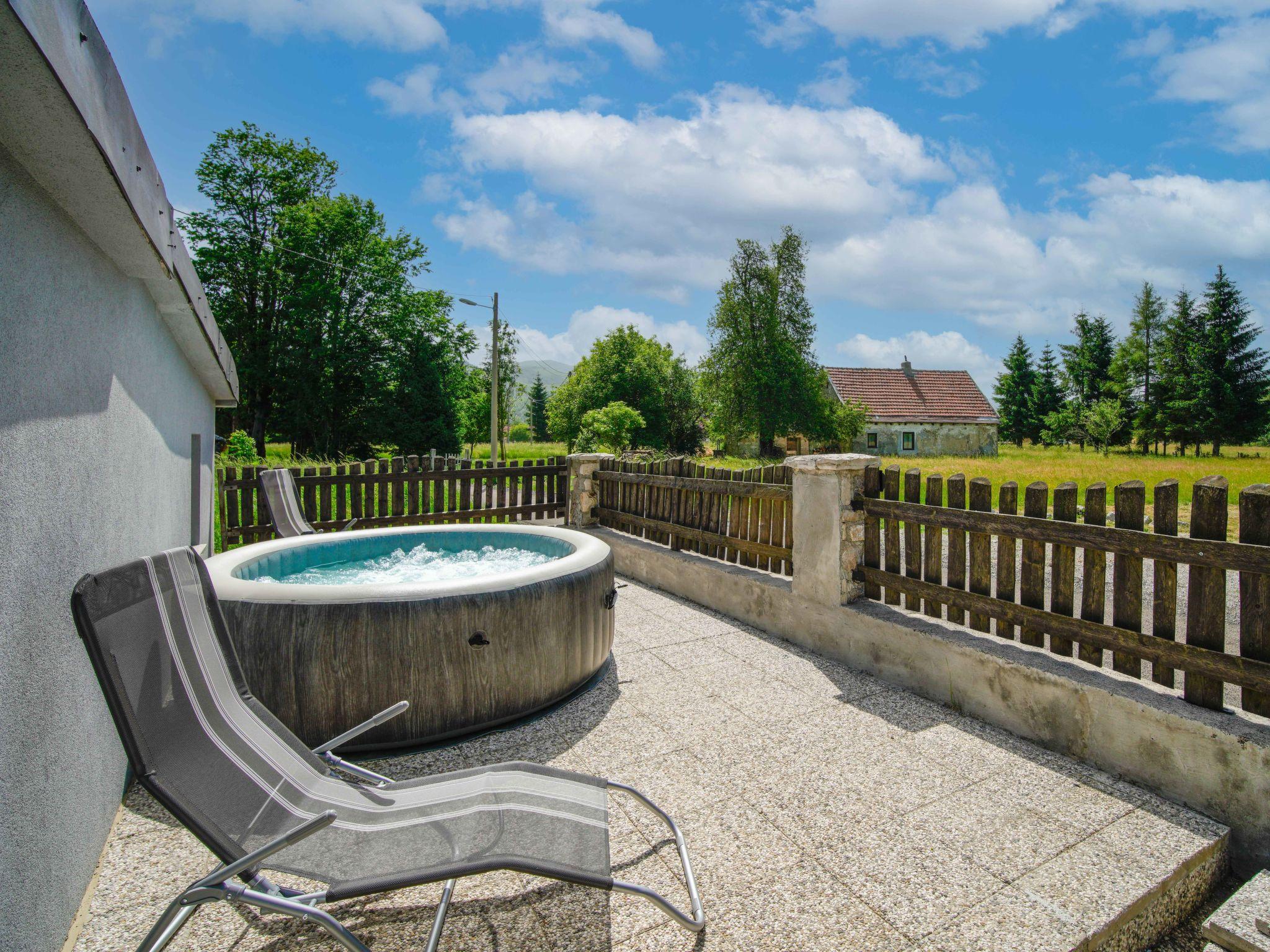 Photo 5 - Maison de 4 chambres à Fužine avec piscine privée et jardin