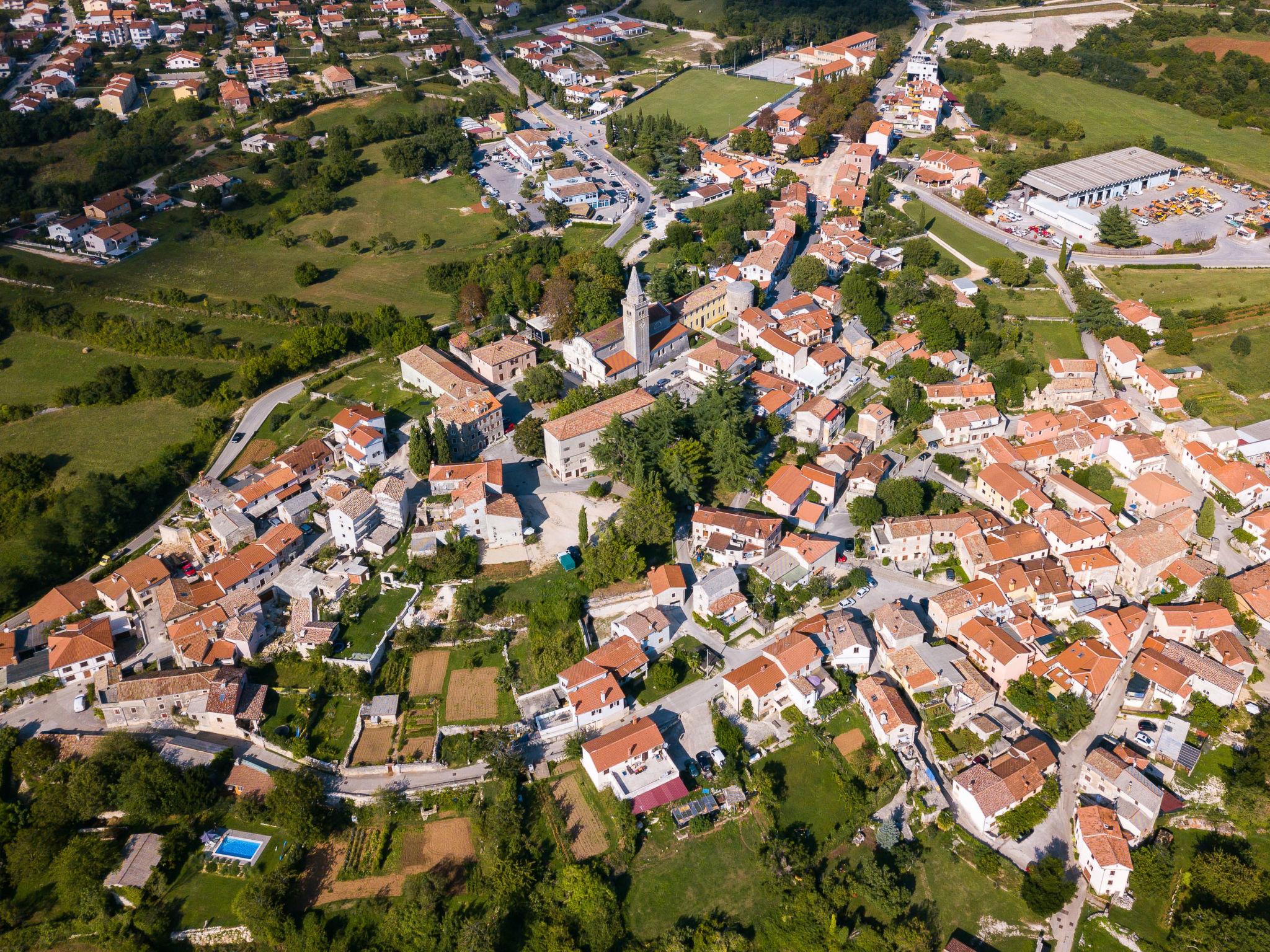 Photo 44 - 3 bedroom House in Žminj with private pool and garden