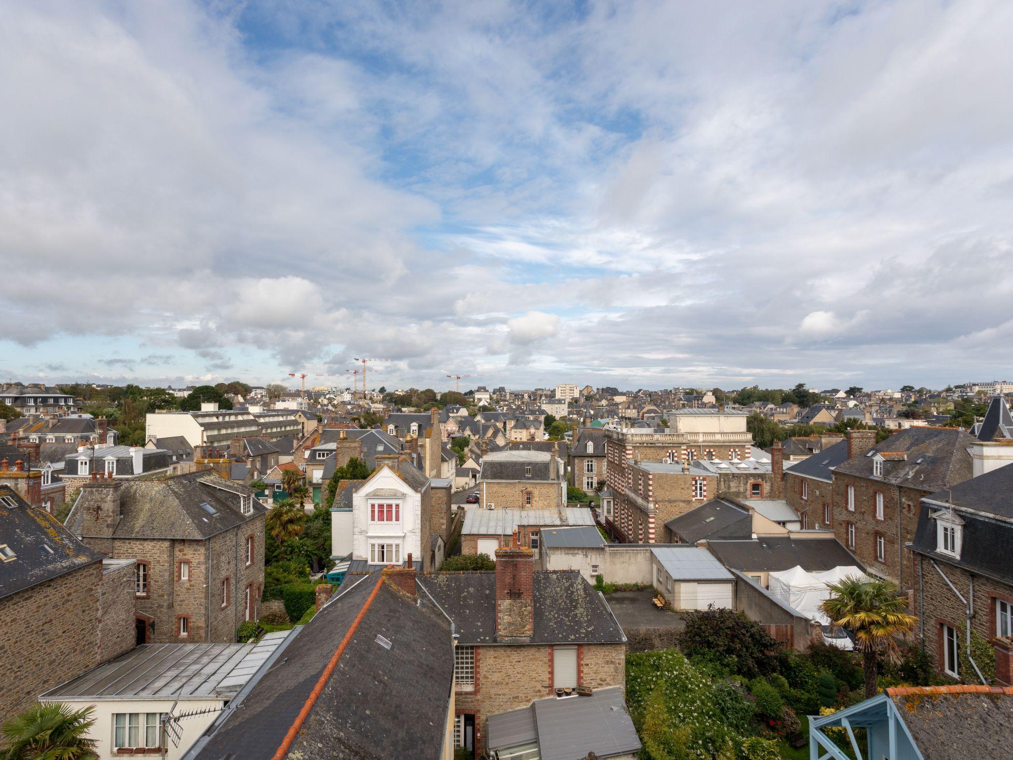 Foto 15 - Apartment mit 1 Schlafzimmer in Dinard mit blick aufs meer