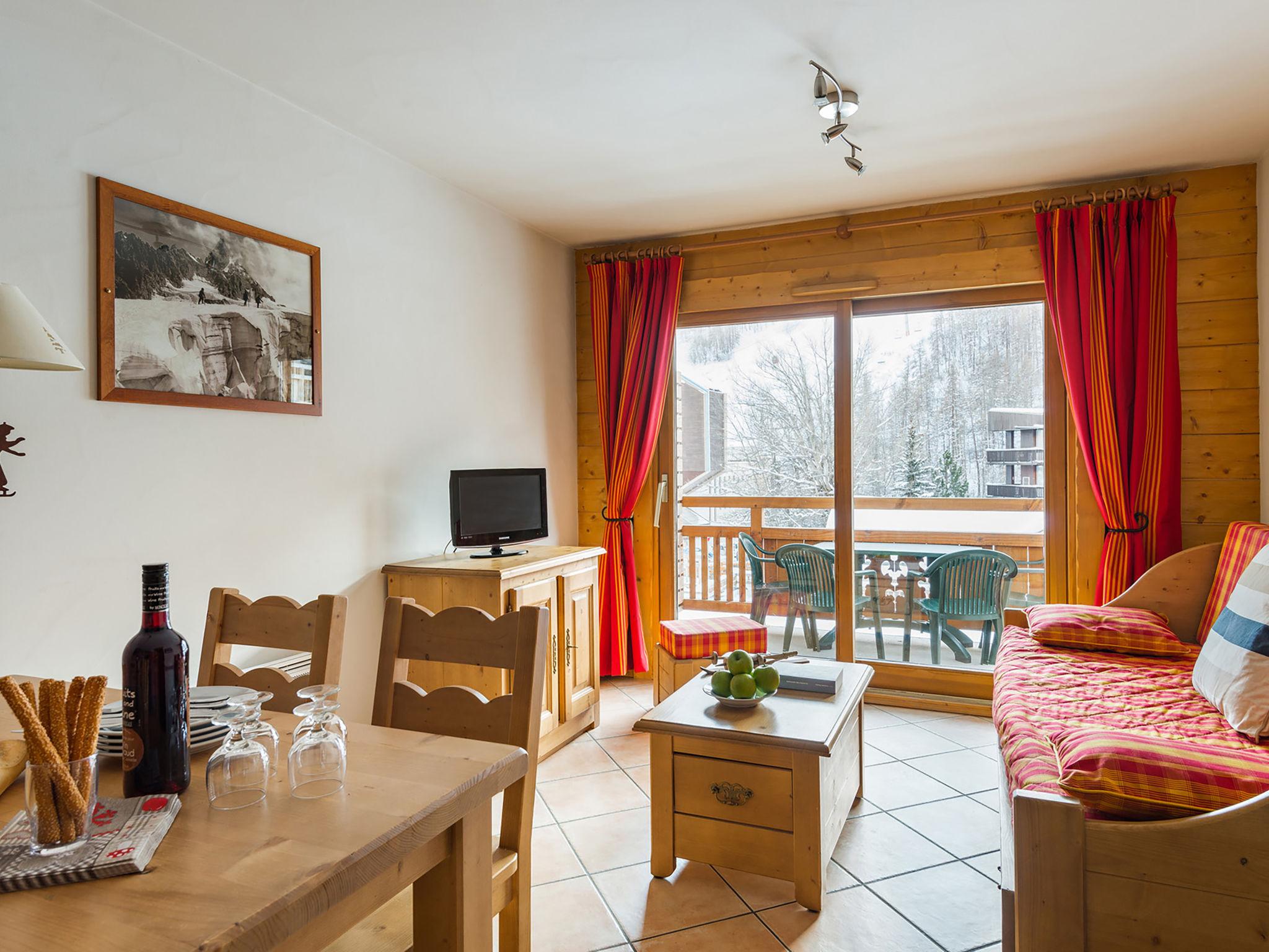 Photo 11 - 1 bedroom Apartment in Saint-Chaffrey with swimming pool and mountain view