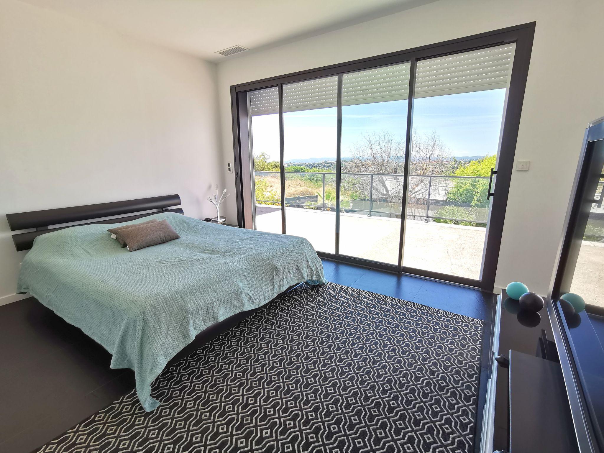 Foto 17 - Casa con 4 camere da letto a Nizza con piscina privata e vista mare