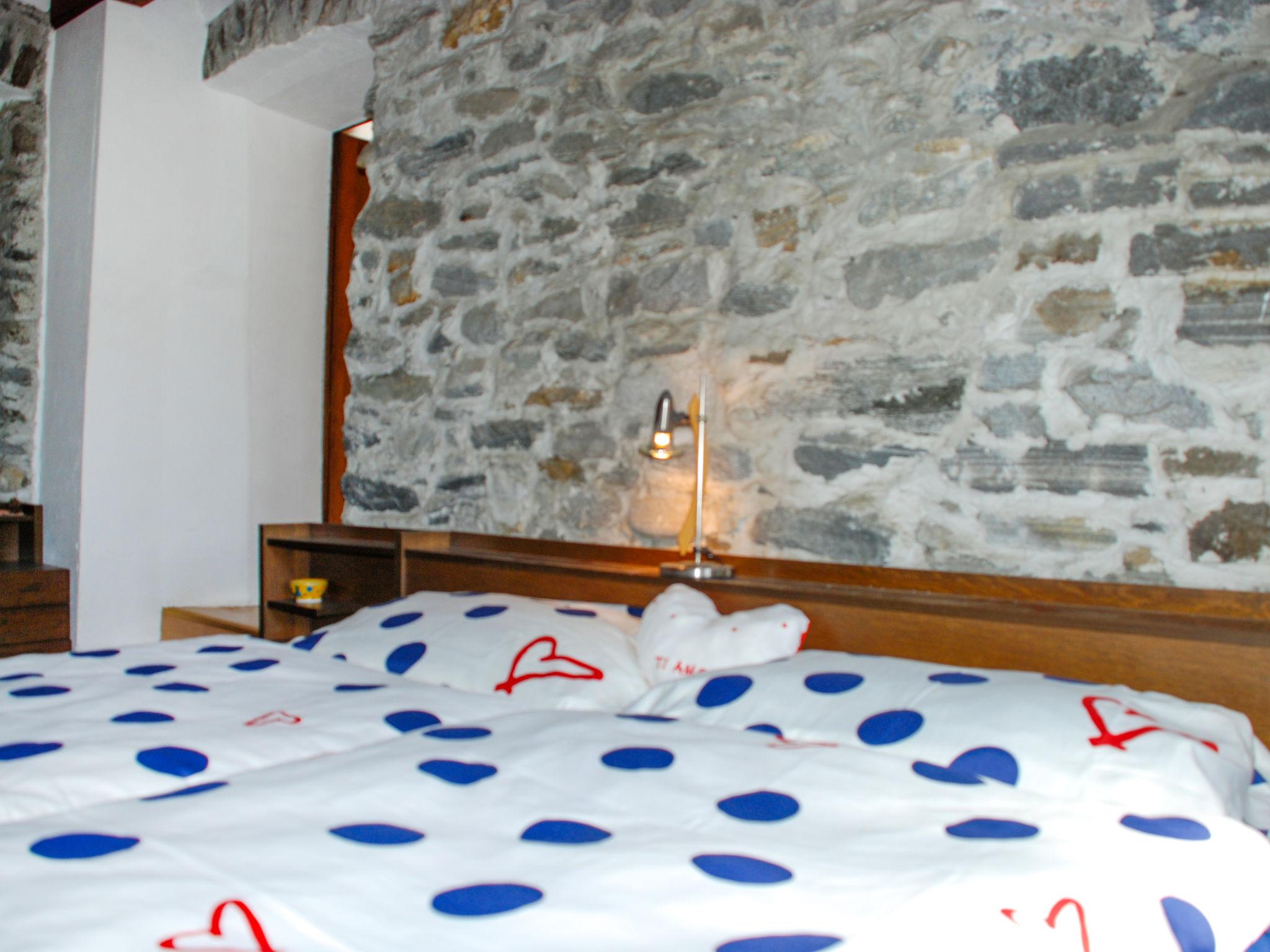 Foto 11 - Haus mit 1 Schlafzimmer in Gordola mit garten und blick auf die berge