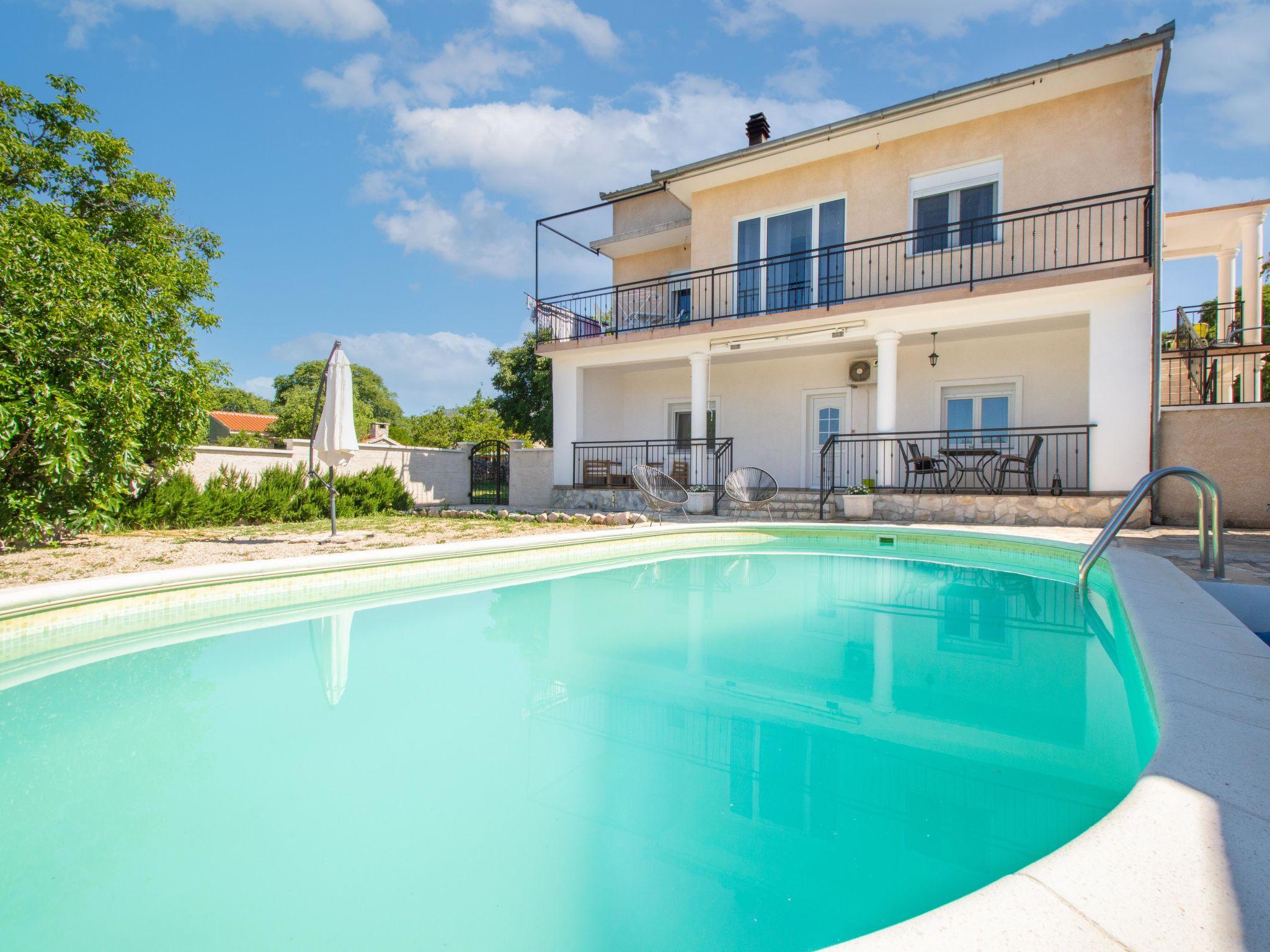 Foto 25 - Casa de 6 quartos em Sibenik com piscina privada e terraço