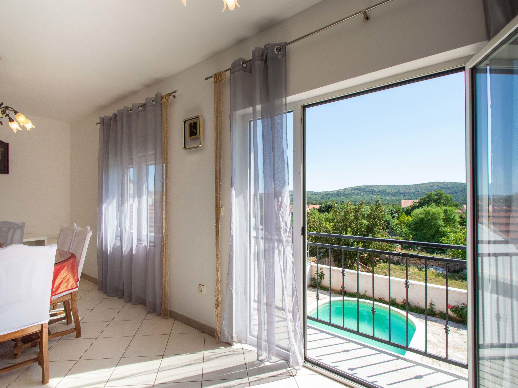 Foto 4 - Casa de 6 habitaciones en Sibenik con piscina privada y terraza