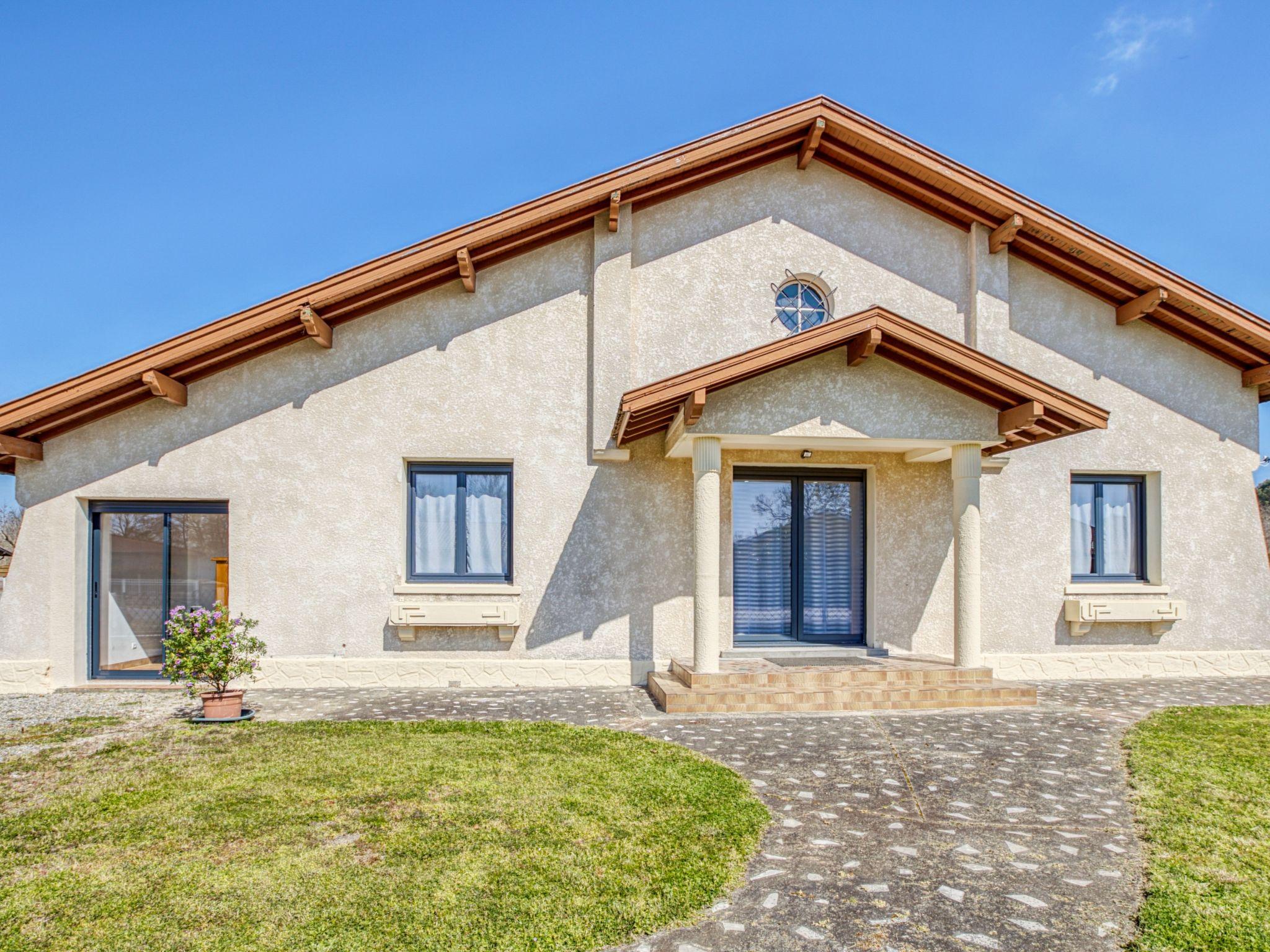 Photo 6 - Maison de 2 chambres à Aureilhan avec jardin et terrasse