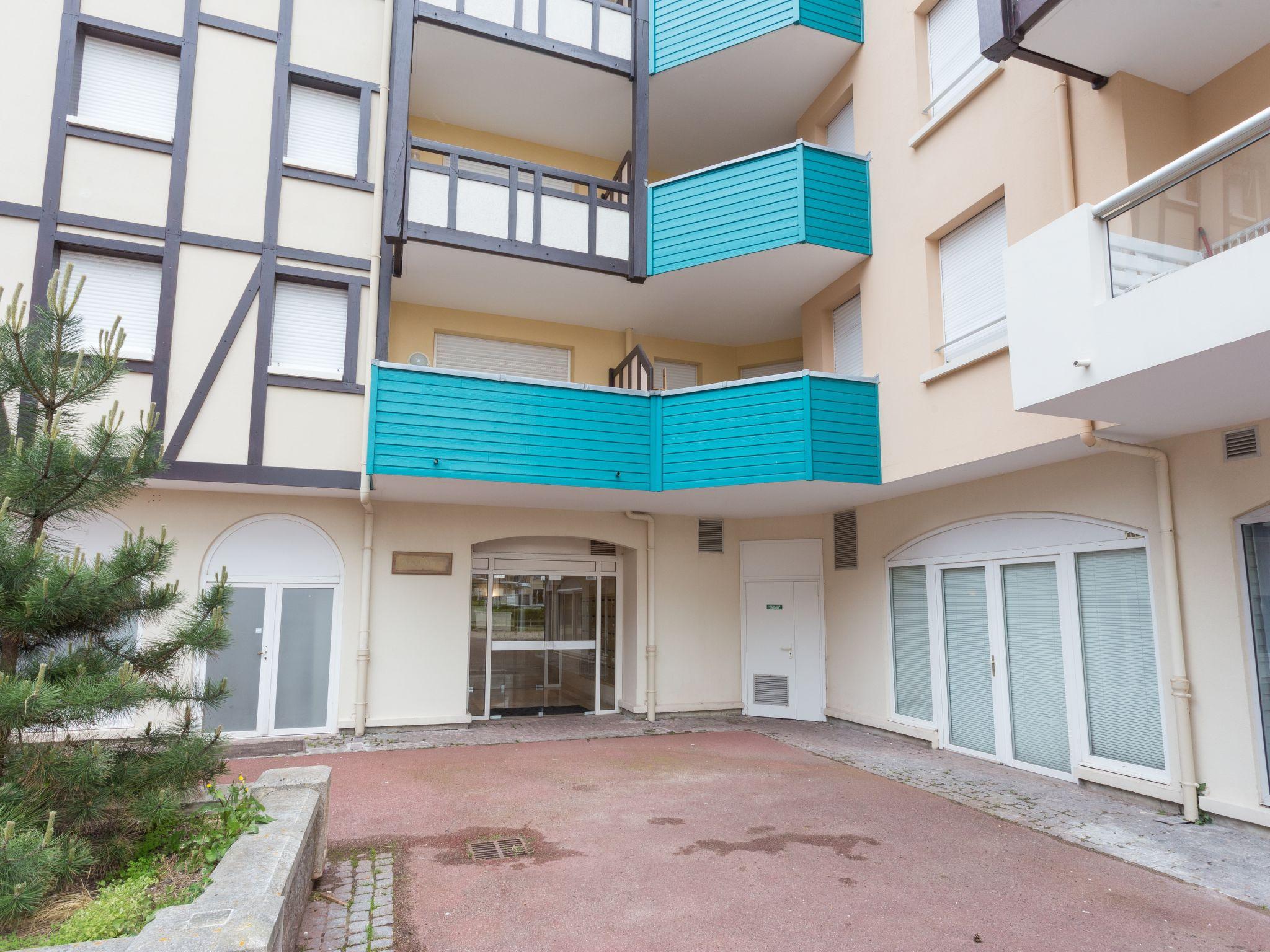 Foto 19 - Apartamento de 2 quartos em Dives-sur-Mer com vistas do mar